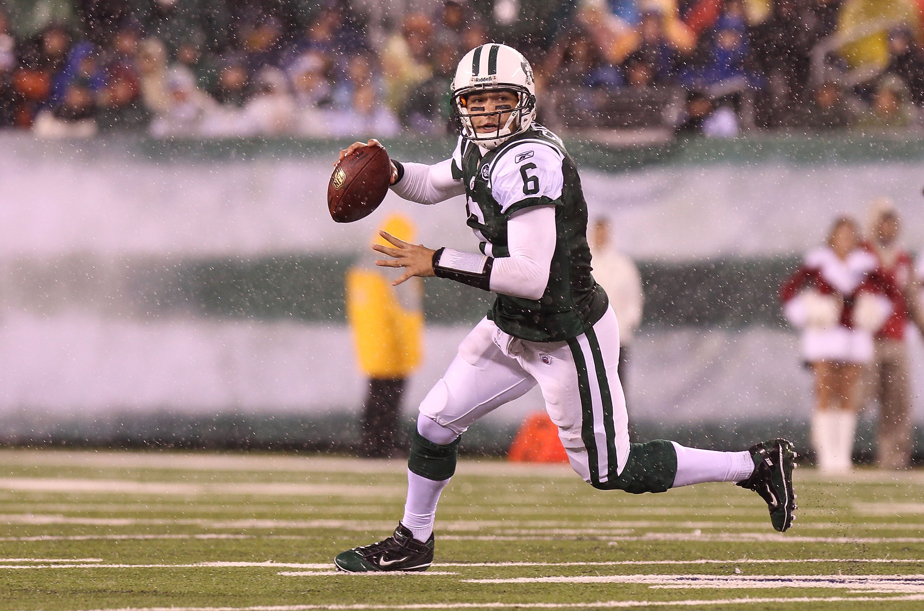 EAST RUTHERFORD, NJ - DECEMBER 12:  Mark Sanchez #6 of the New York Jets against the Miami Dolphins at New Meadowlands Stadium on December 12, 2010 in East Rutherford, New Jersey.  (Photo by Nick Laham/Getty Images)