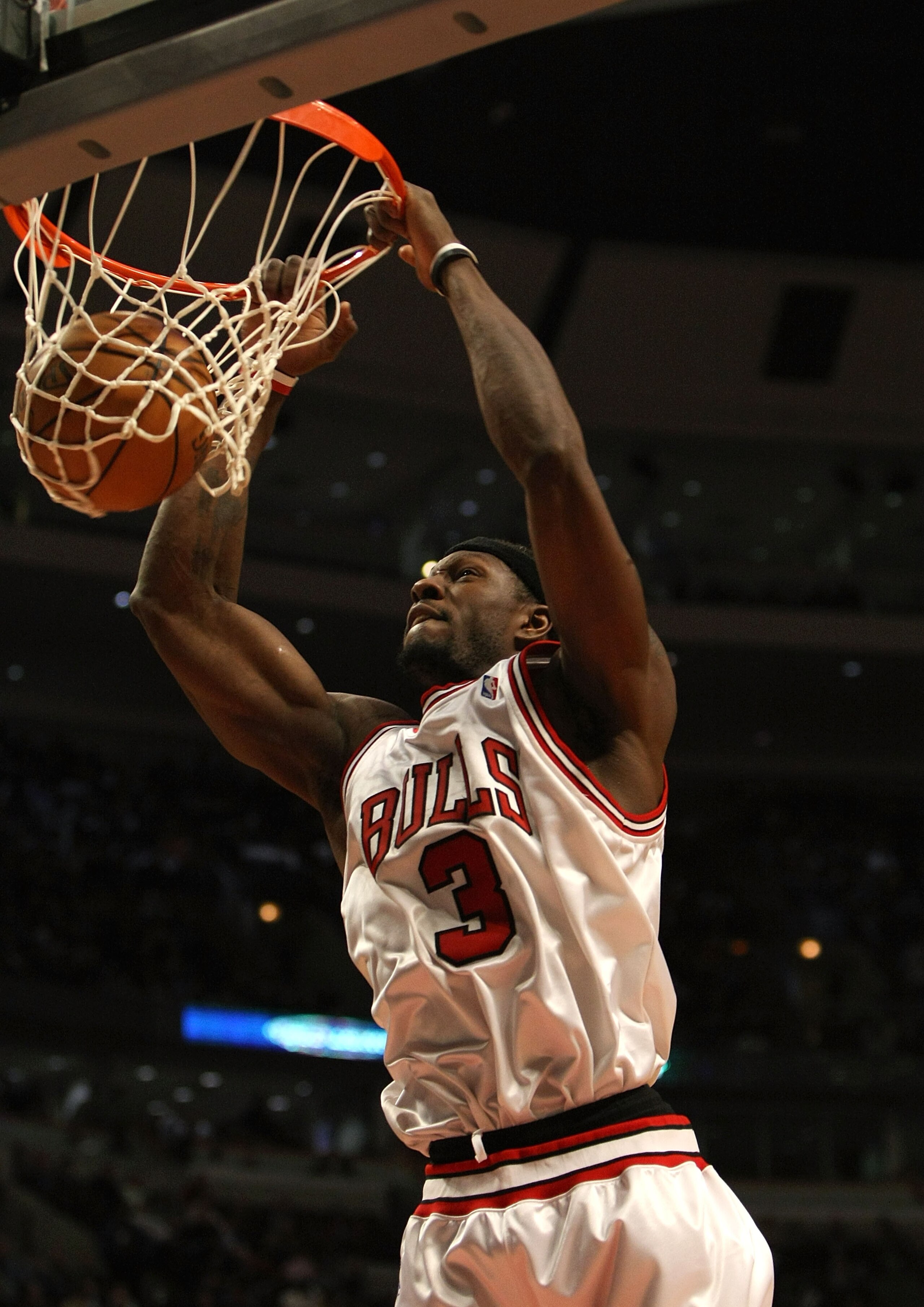 CHICAGO - FEBRUARY 12: Ben Wallace #3 of the Chicago Bulls dunks against the New Orleans Hornets at the United Center on February 12, 2008 in Chicago, Illinois. NOTE TO USER: User expressly acknowledges and agrees that, by downloading and/or using this P CHICAGO - FEBRUARY 12: Ben Wallace #3 of the Chicago Bulls dunks against the New Orleans Hornets at the United Center on February 12, 2008 in Chicago, Illinois. NOTE TO USER: User expressly acknowledges and agrees that, by downloading and/or using this P