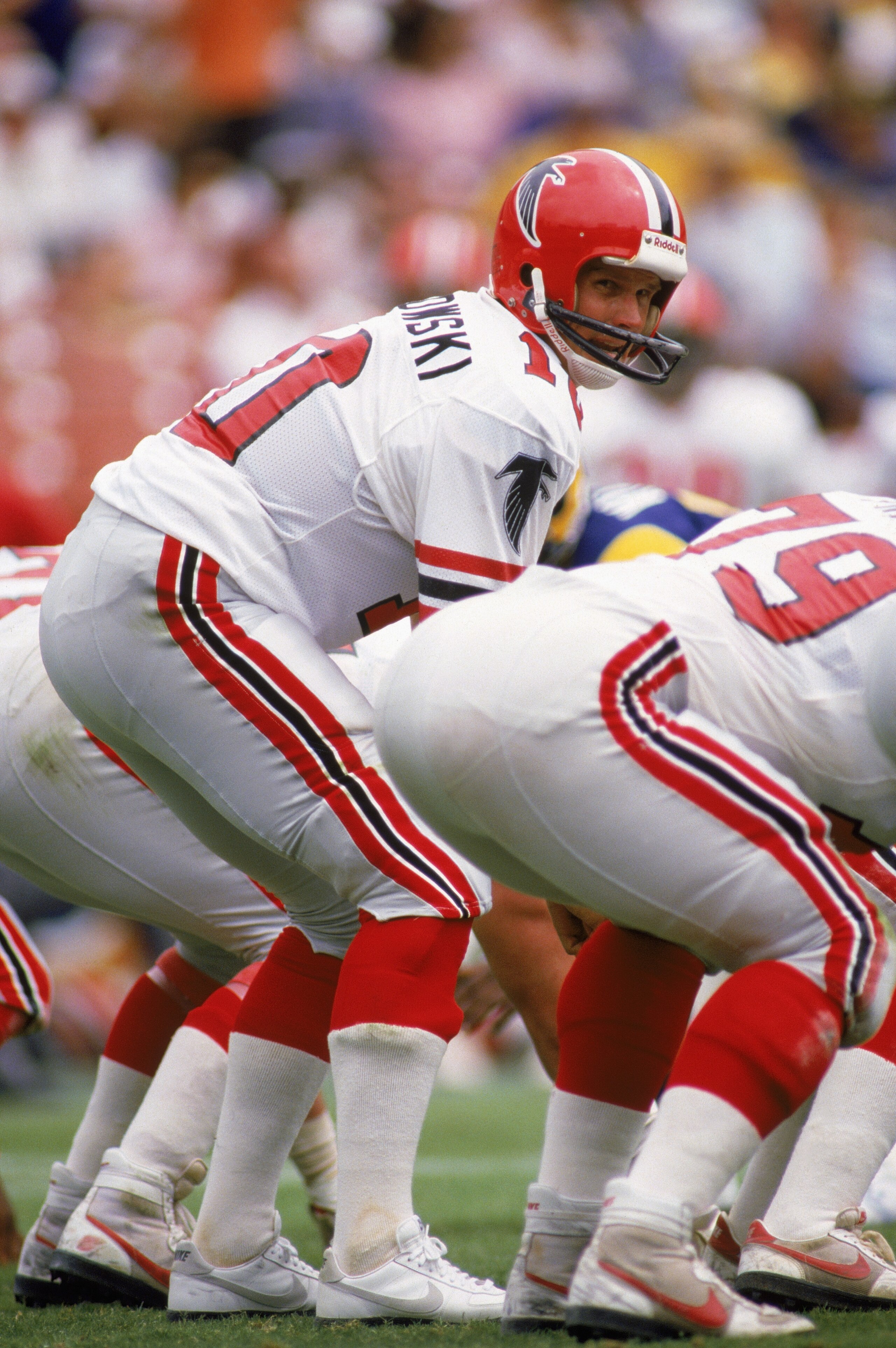 SEPTEMBER 1985:  Quarterback Steve Bartkowski #10 of the Atlanta Falcons calls the signals before the snap during a 1985 season NFL game against the Los Angeles Rams.  (Photo by Mike Powell/Getty Images)