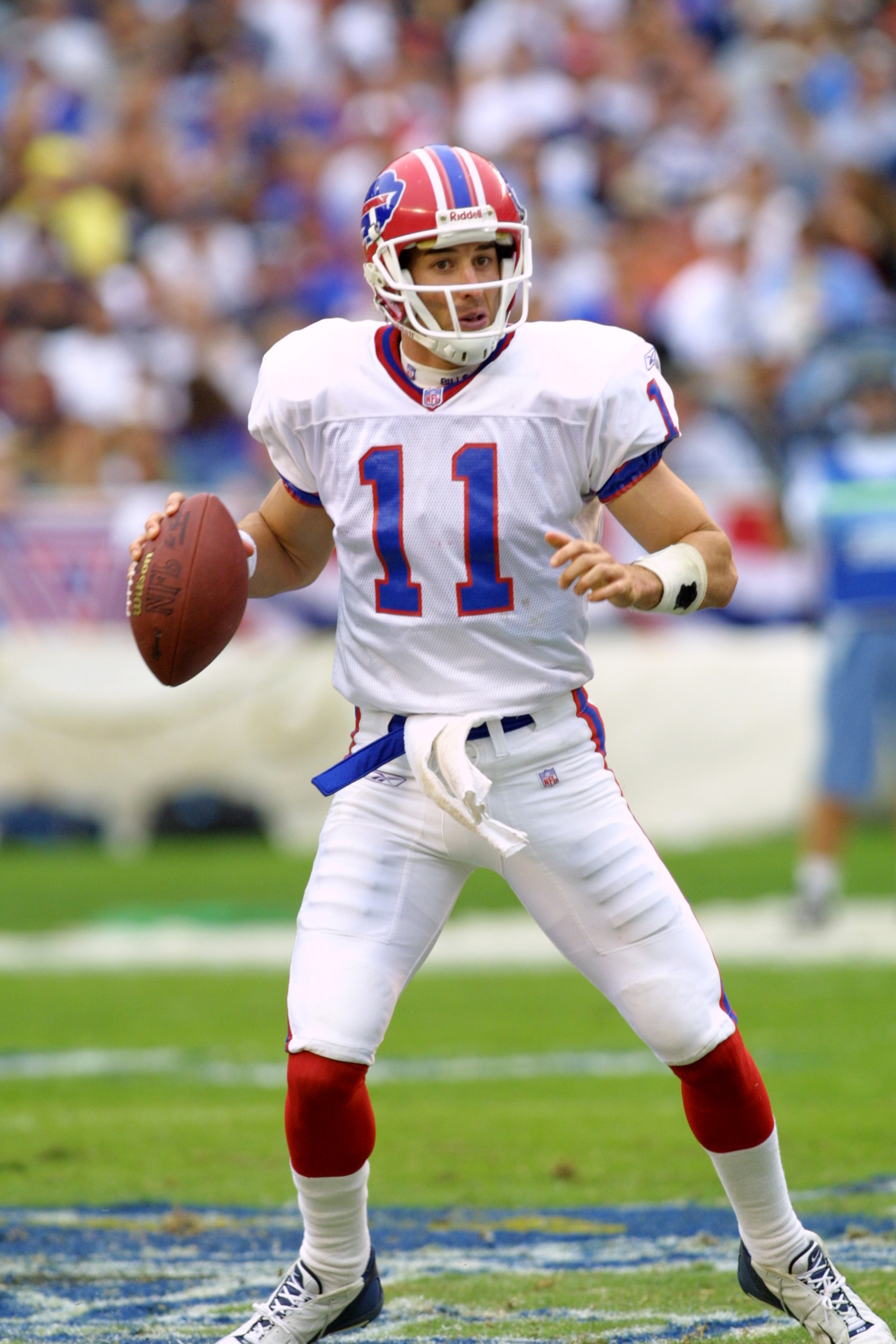 28 Oct 2001:  Rob Johnson #11 quarterback of the Buffalo Bills fades back to pass during his game with the San Diego Chargers at Qualcomm Stadium in San Diego, California.  The Chargers won 27-24. DIGITAL IMAGE  Mandatory Credit: Stephen Dunn/Allsport