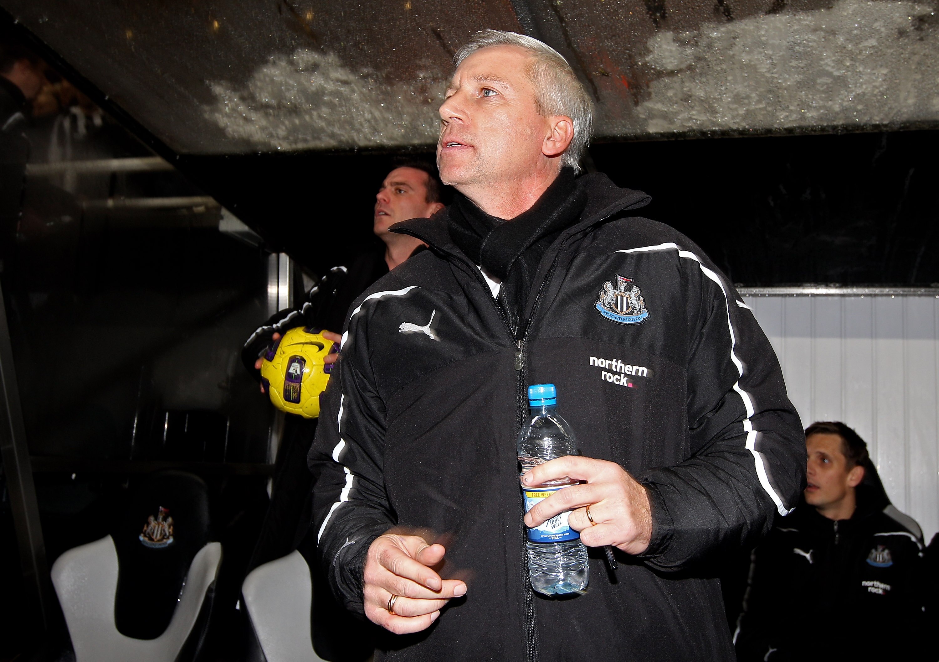 NEWCASTLE UPON TYNE, ENGLAND - DECEMBER 11:  Newcastle United Manager Alan Pardew looks on prior to the Barclays Premier League match between Newcastle United and Liverpool at St James' Park on December 11, 2010 in Newcastle, England.  (Photo by Mark Thom