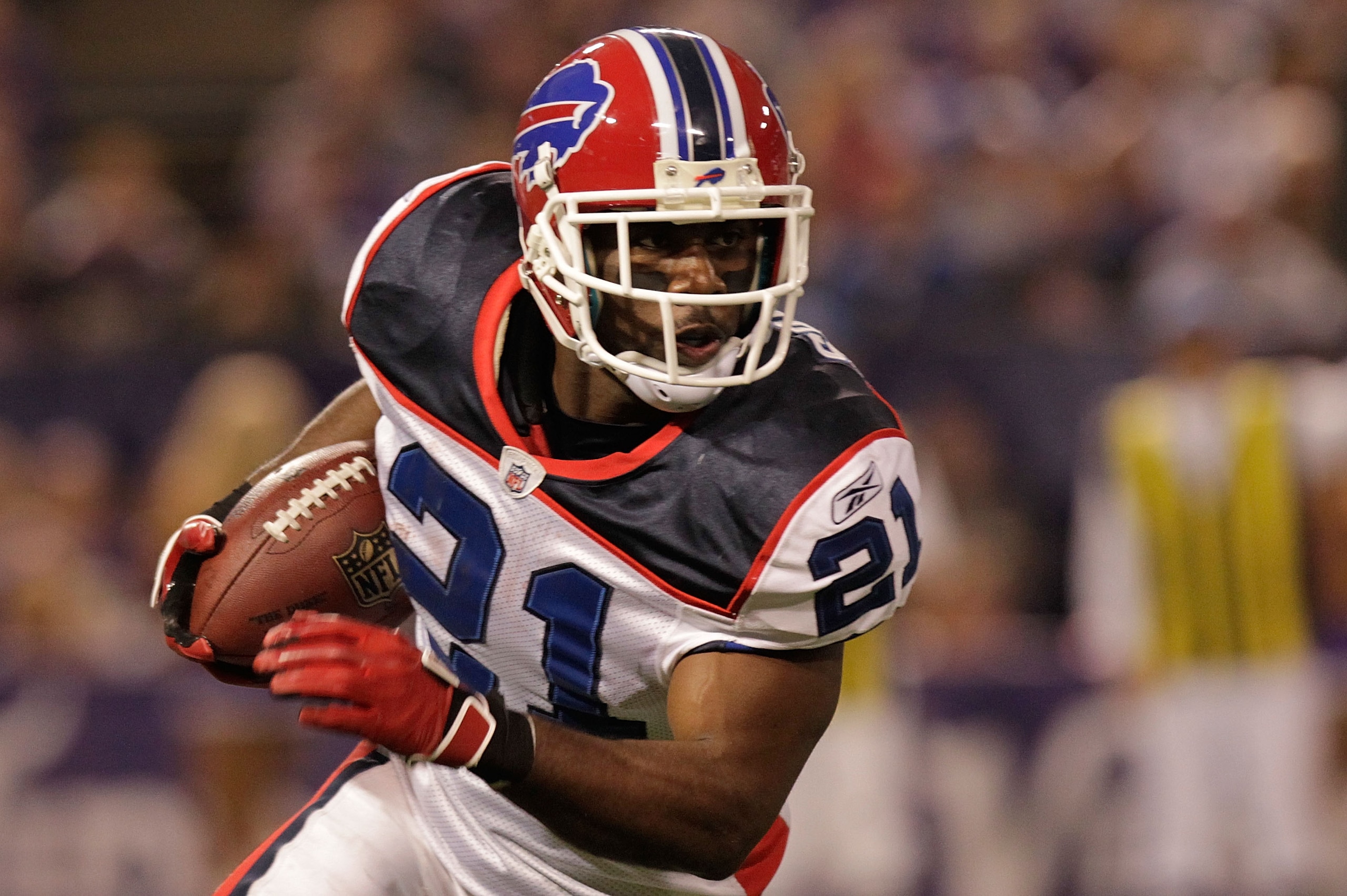 MINNEAPOLIS, MN - DECEMBER 05: C.J. Spiller #21 of the Buffalo Bills rushes against the Minnesota Vikings at the Mall of America Field at the Hubert H. Humphrey Metrodome on December 5, 2010 in Minneapolis, Minnesota. (Photo by Nick Laham/Getty Images) MINNEAPOLIS, MN - DECEMBER 05: C.J. Spiller #21 of the Buffalo Bills rushes against the Minnesota Vikings at the Mall of America Field at the Hubert H. Humphrey Metrodome on December 5, 2010 in Minneapolis, Minnesota. (Photo by Nick Laham/Getty Images)