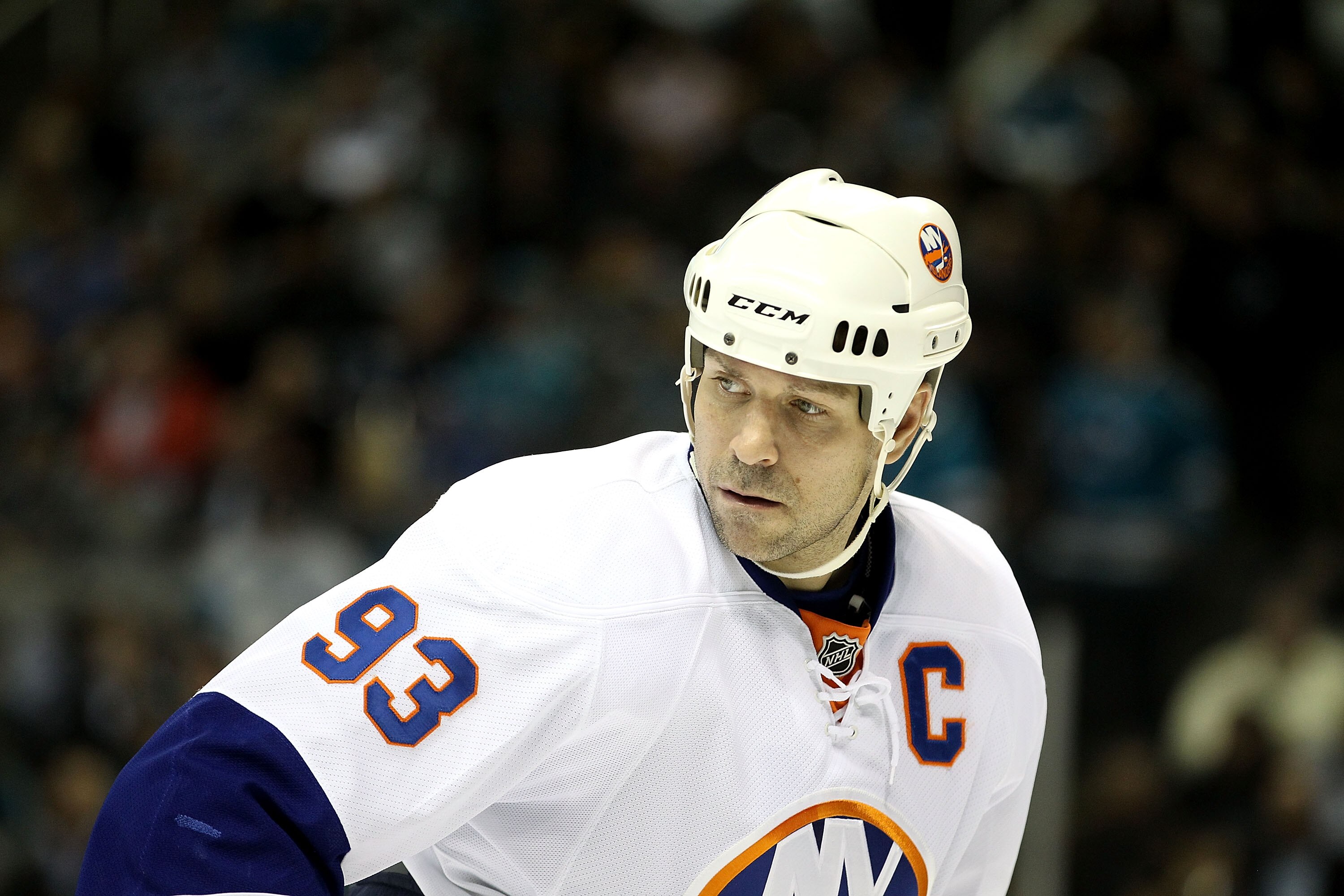 SAN JOSE, CA - NOVEMBER 11:  Doug Weight #93 of the New York Islanders in action against the San Jose Sharks on November 11, 2010 in San Jose, California.  (Photo by Ezra Shaw/Getty Images)