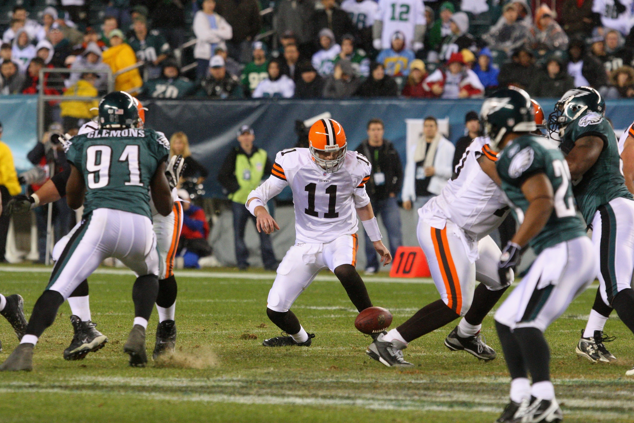 PHILADELPHIA - DECEMBER 15:  Quarterback Ken Dorsey #11 of the Cleveland Browns recovers a fumbled  ball against the Philadelphia Eagles on December 15, 2008 at Lincoln Financial Field in Philadelphia, Pennsylvania.  (Photo by Jim McIsaac/Getty Images)