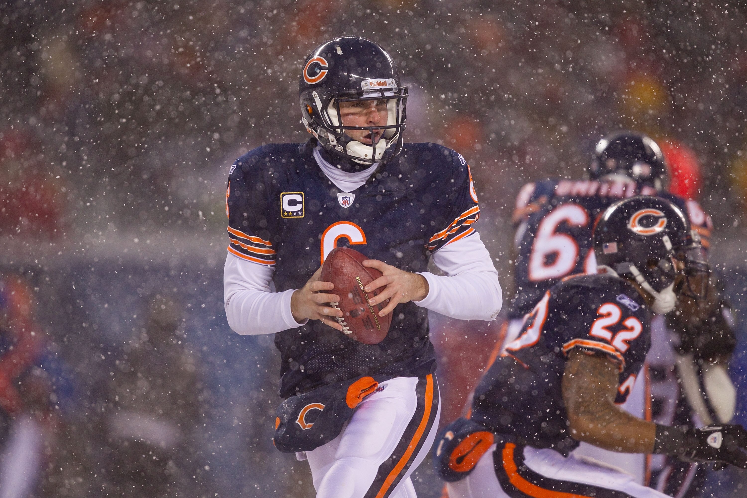 CHICAGO, IL - DECEMBER 12: Jay Cutler #6 of the Chicago Bears looks to pass against the New England Patriots at Soldier Field on December 12, 2010 in Chicago, Illinois.  The Patriots beat the Bears 36-7.  (Photo by Dilip Vishwanat/Getty Images)