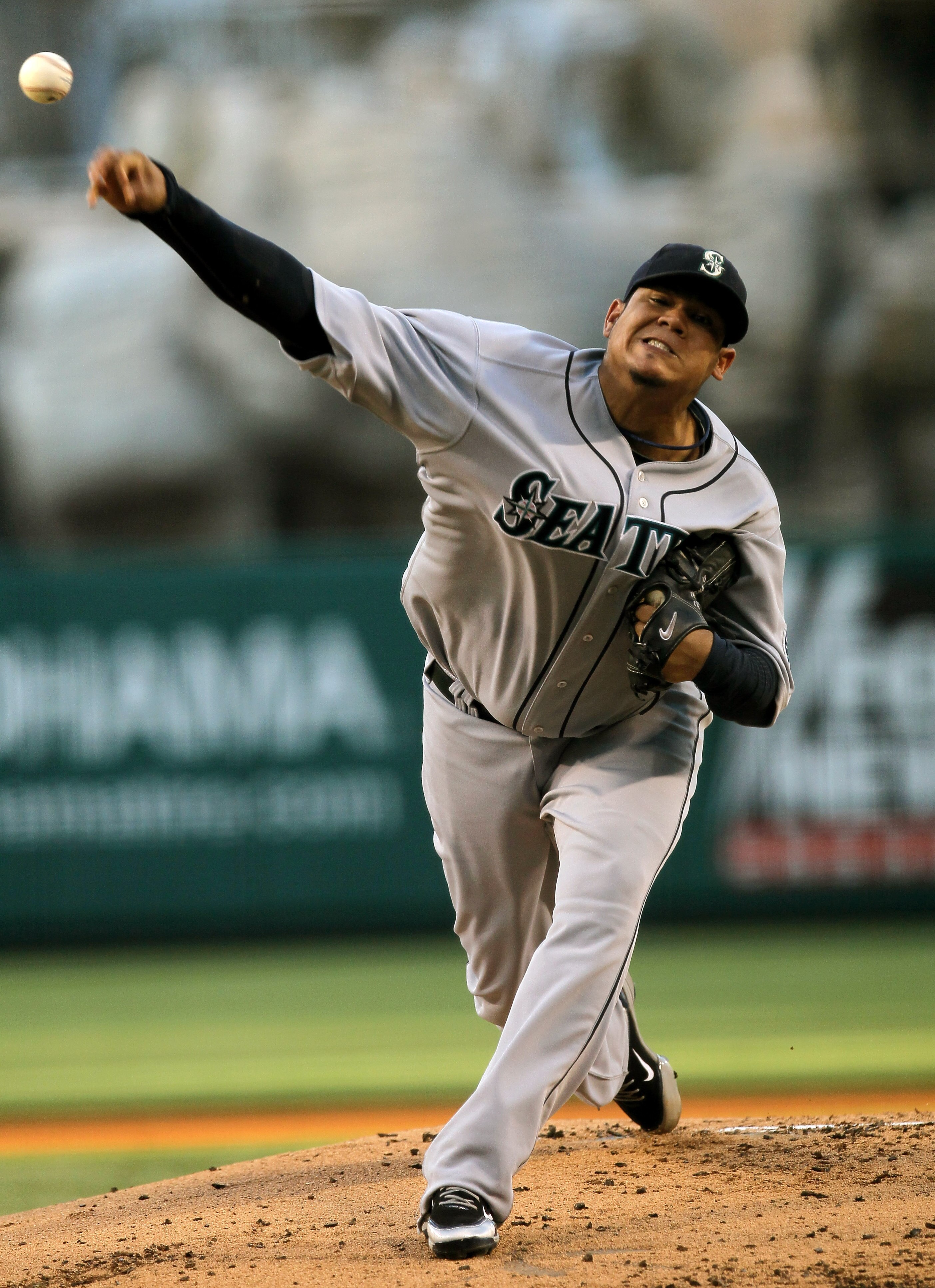ANAHEIM, CA - JULY 16: Felix Hernandez #34 of the Seattle Mariners throws a pitch against the Los Angeles Angels of Anaheim on July 16, 2010 at Angel Stadium in Anaheim, California. (Photo by Stephen Dunn/Getty Images)