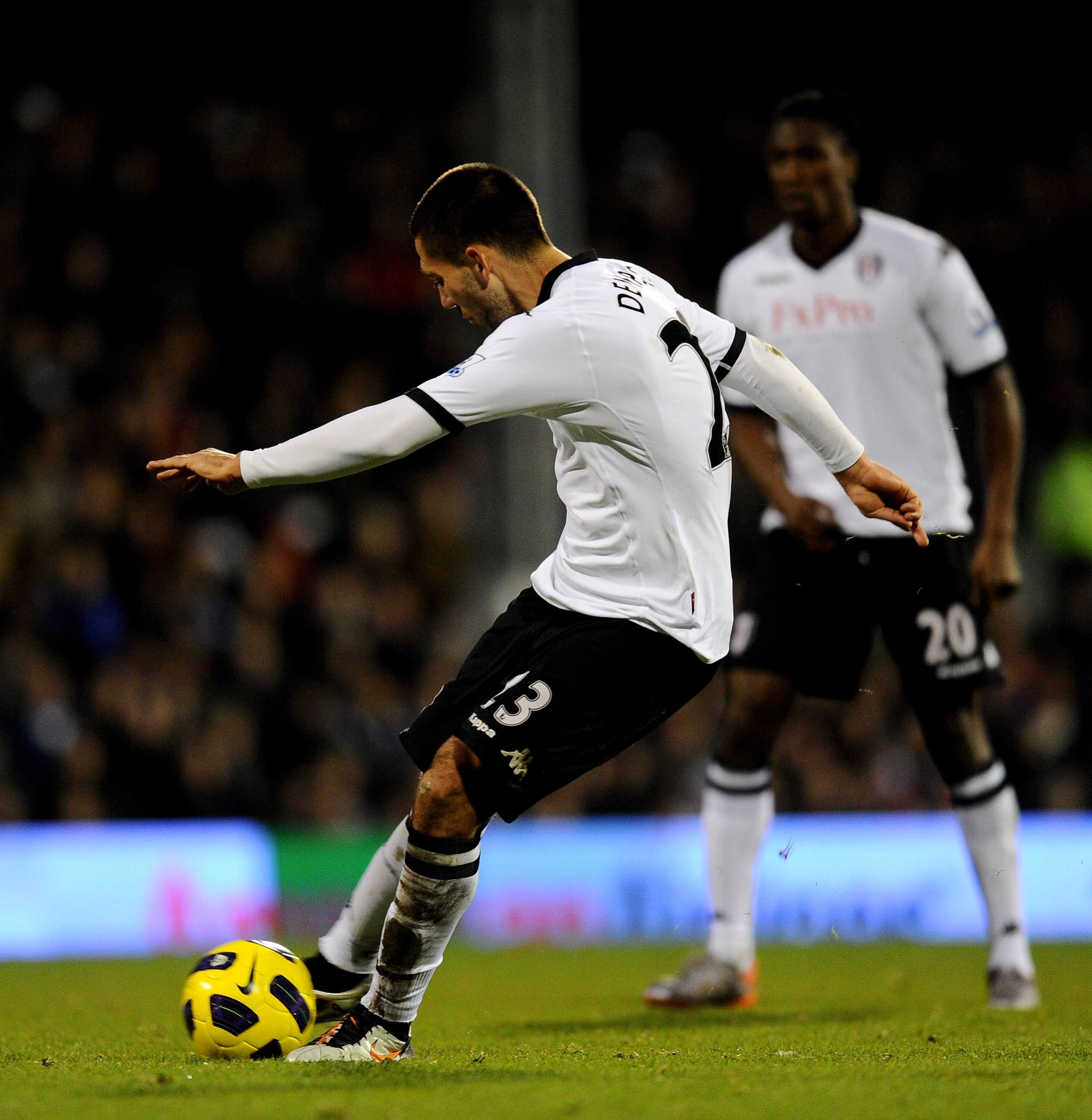 LONDON, ENGLAND - DECEMBER 11:  Clint Dempsey of Fulham takes a shot on goal during the Barclays Premier League match between Fulham and Sunderland at Craven Cottage on December 11, 2010 in London, England.  (Photo by Mike Hewitt/Getty Images)