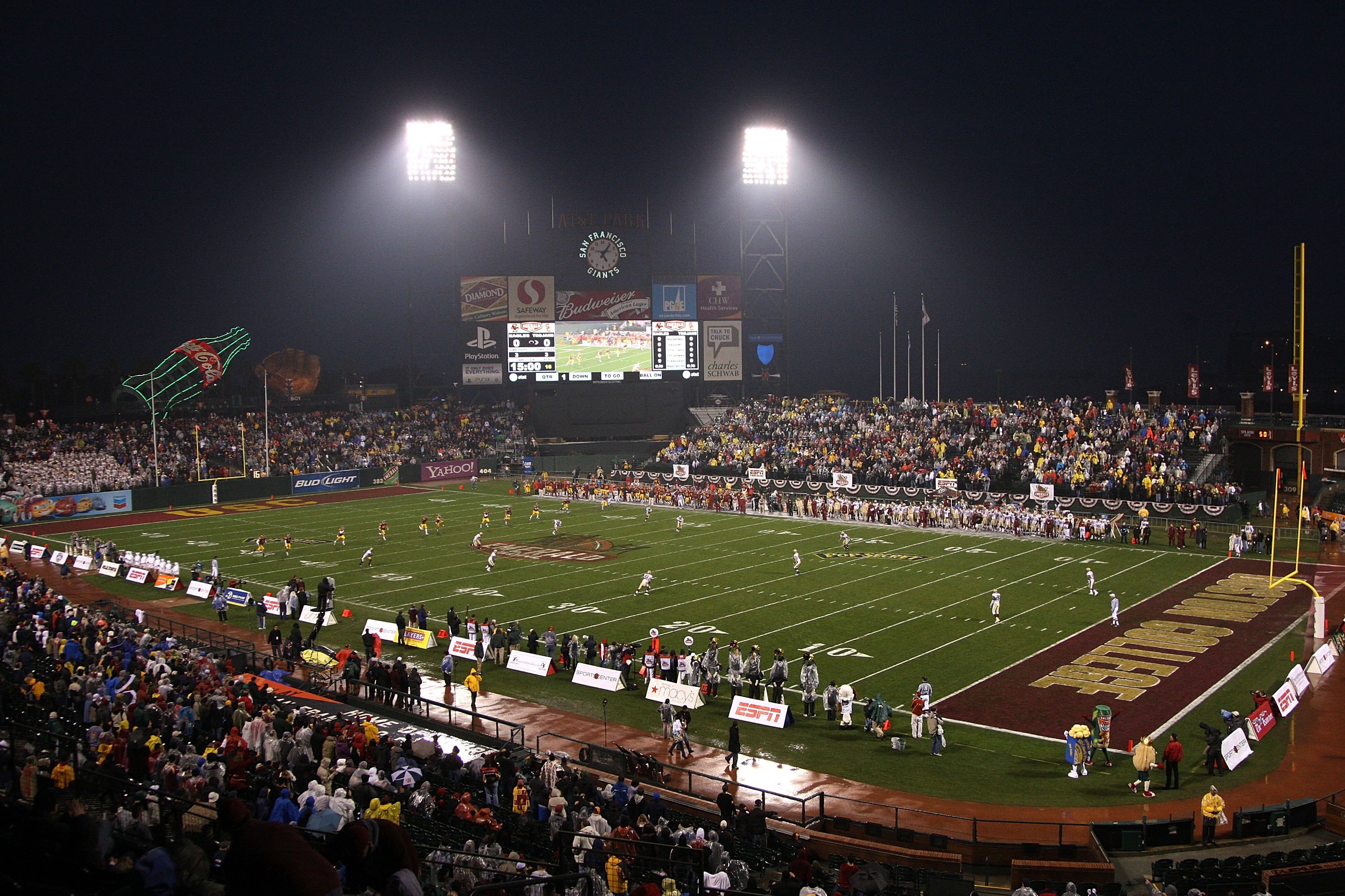 SAN FRANCISCO - DECEMBER 26:  A general view of the USC Trojans against the Boston College Eagles during the 2009 Emerald Bowl at AT&T Park on December 26, 2009 in San Francisco, California.  (Photo by Jed Jacobsohn/Getty Images)