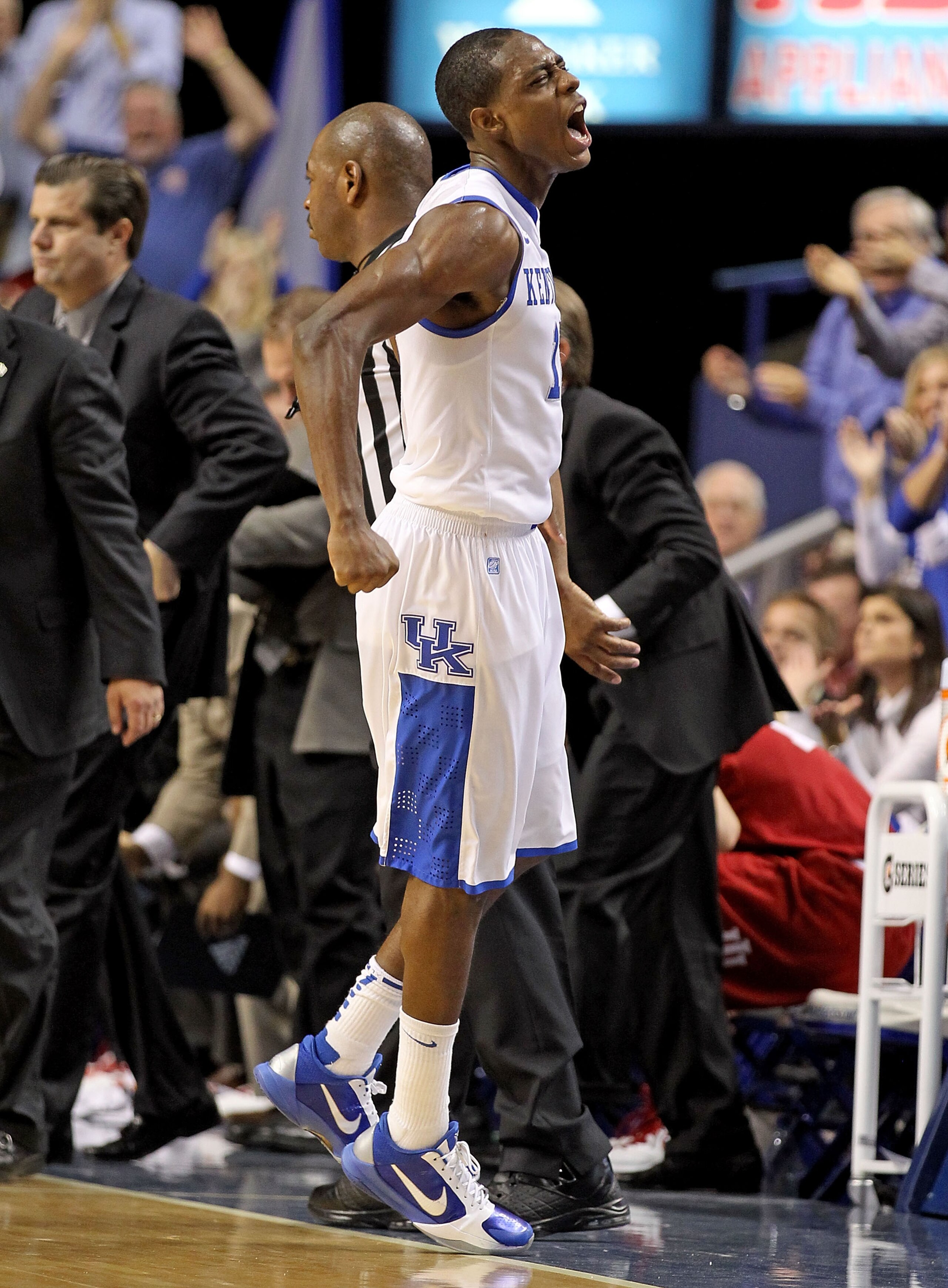 LEXINGTON, KY - DECEMBER 11:  Brandon Knight #12 of the Kentucky Wildcats celebrates during the 81-62 victory over the Indiana Hoosiers on December 11, 2010 in Lexington, Kentucky.  (Photo by Andy Lyons/Getty Images)