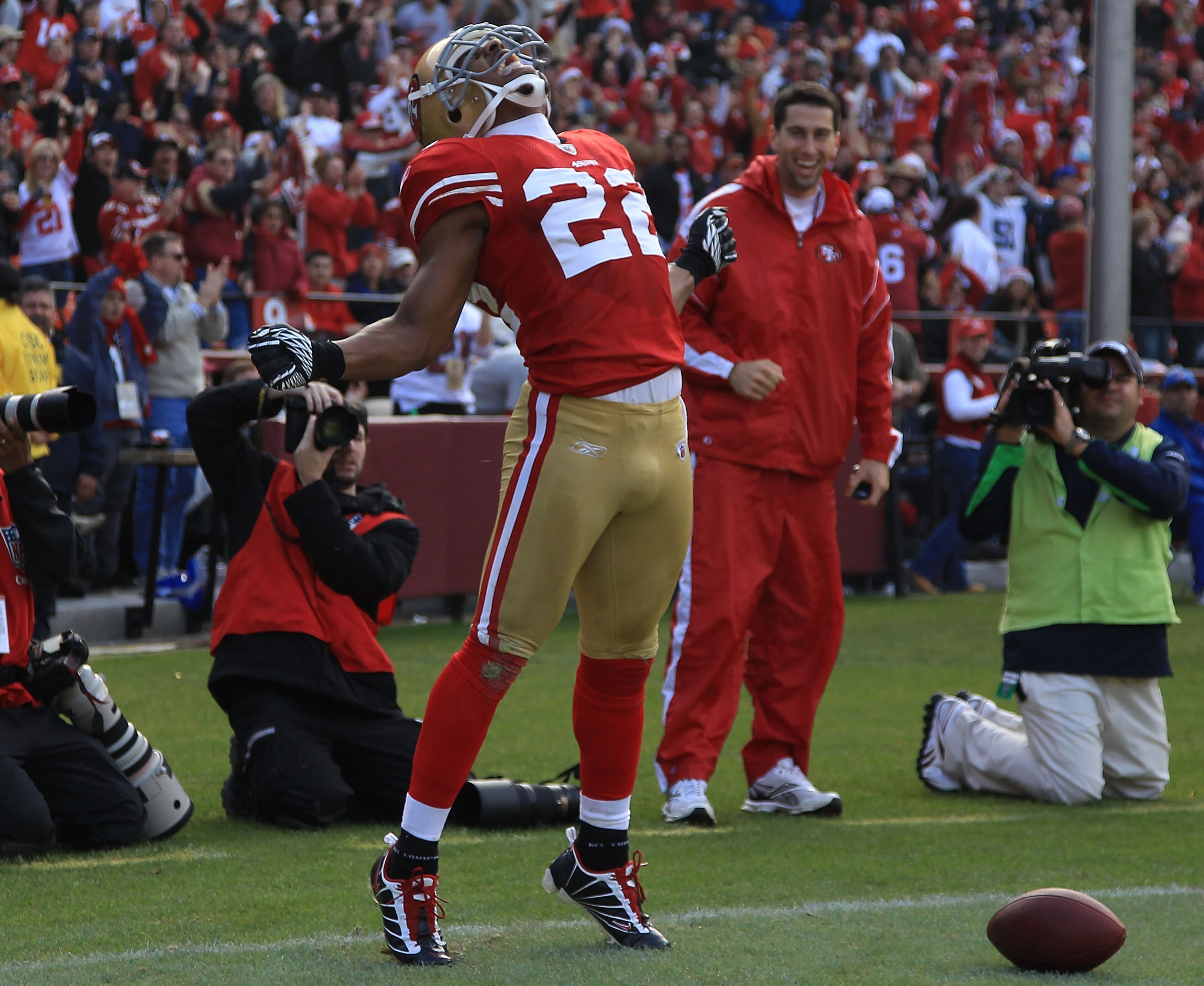 SAN FRANCISCO - DECEMBER 12:  Nate Clements #22 of the San Francisco 49ers celebrates after an interception against the Seattle Seahawks during an NFL game at Candlestick Park on December 12, 2010 in San Francisco, California.(Photo by Jed Jacobsohn/Getty