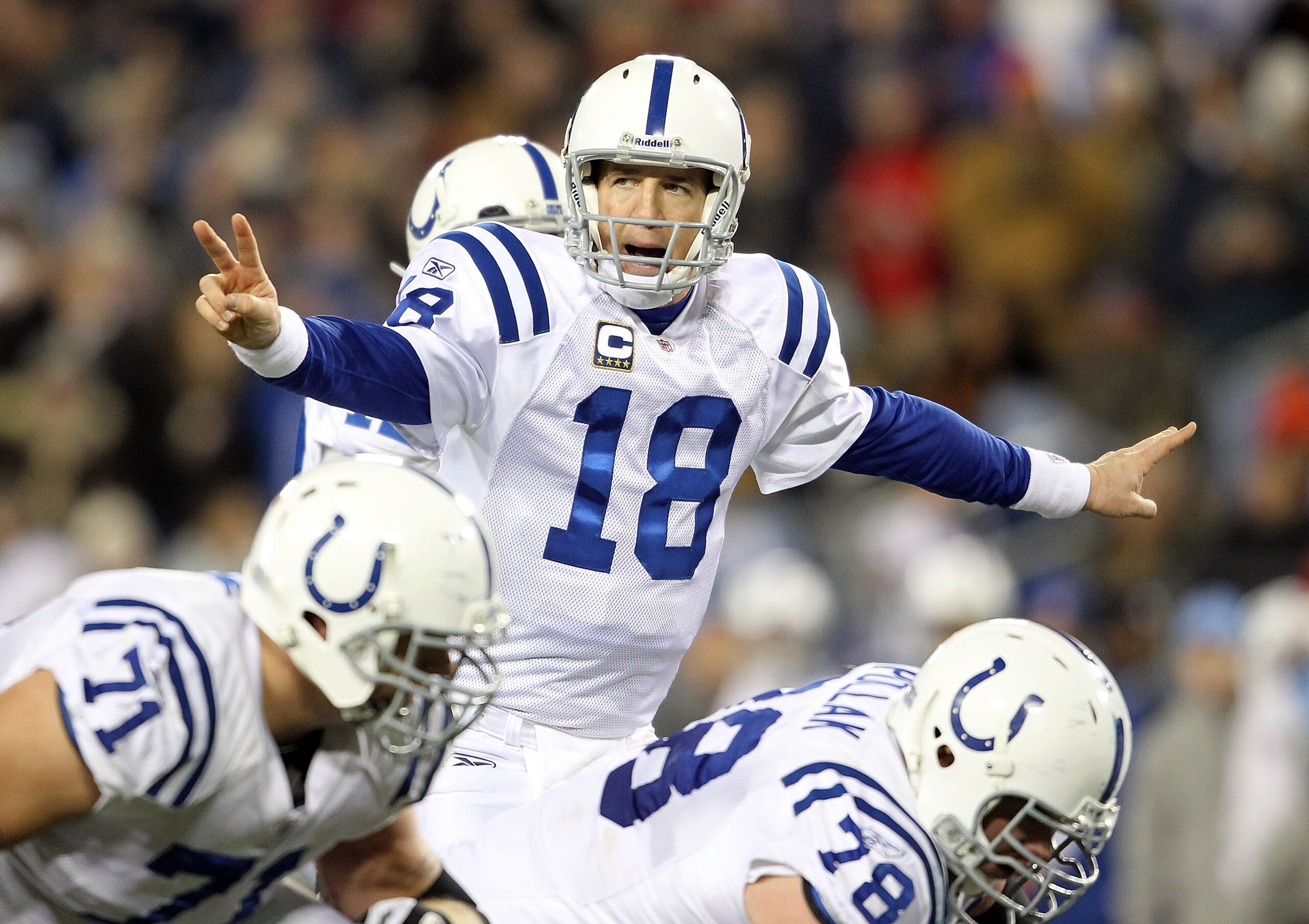 NASHVILLE, TN - DECEMBER 09:  Peyton Manning #18 of the Indianapolis Colts gives instructions to his team during the NFL game against the Tennessee Titans  at LP Field on December 9, 2010 in Nashville, Tennessee.  (Photo by Andy Lyons/Getty Images)