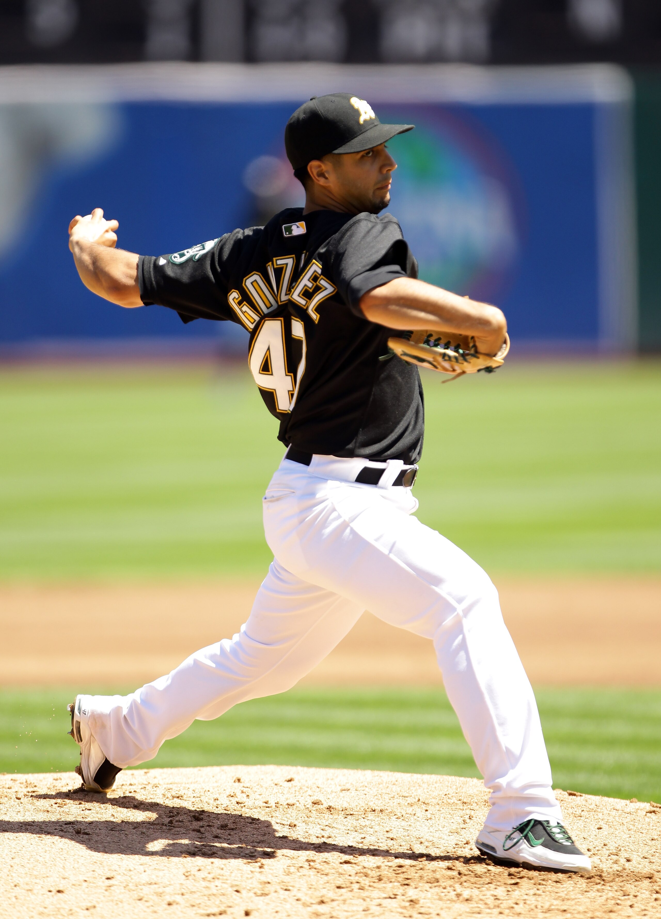 OAKLAND, CA - AUGUST 18:  Gio Gonzalez #47 of the Oakland Athletics pitches against the Toronto Blue Jays at the Oakland-Alameda County Coliseum on August 18, 2010 in Oakland, California.  (Photo by Ezra Shaw/Getty Images)