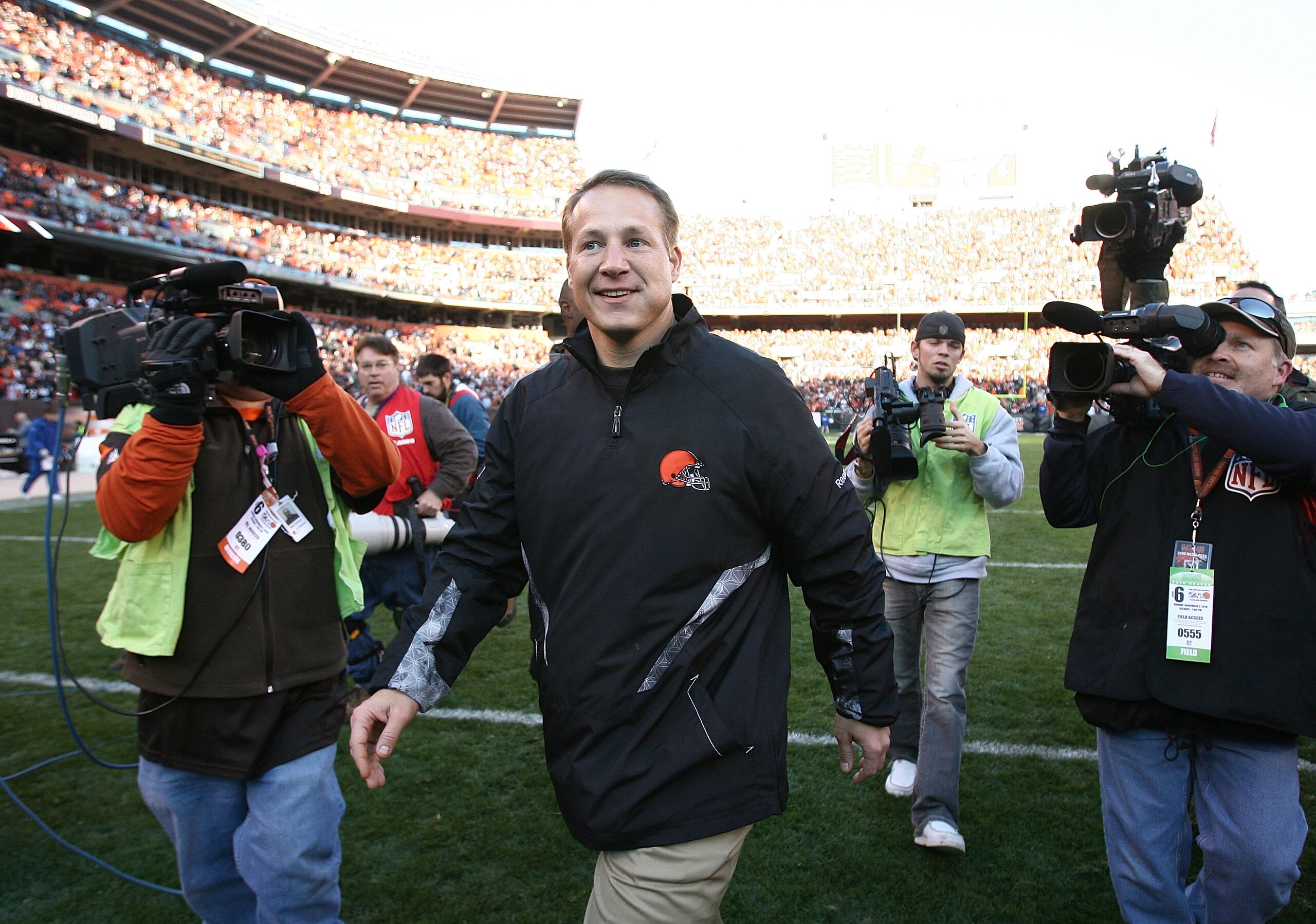 CLEVELAND - NOVEMBER 07: Head coach Eric Mangini of the Cleveland Browns leaves the field after their game against the New England Patriots at Cleveland Browns Stadium on November 7, 2010 in Cleveland, Ohio. (Photo by Matt Sullivan/Getty Images) CLEVELAND - NOVEMBER 07: Head coach Eric Mangini of the Cleveland Browns leaves the field after their game against the New England Patriots at Cleveland Browns Stadium on November 7, 2010 in Cleveland, Ohio. (Photo by Matt Sullivan/Getty Images)