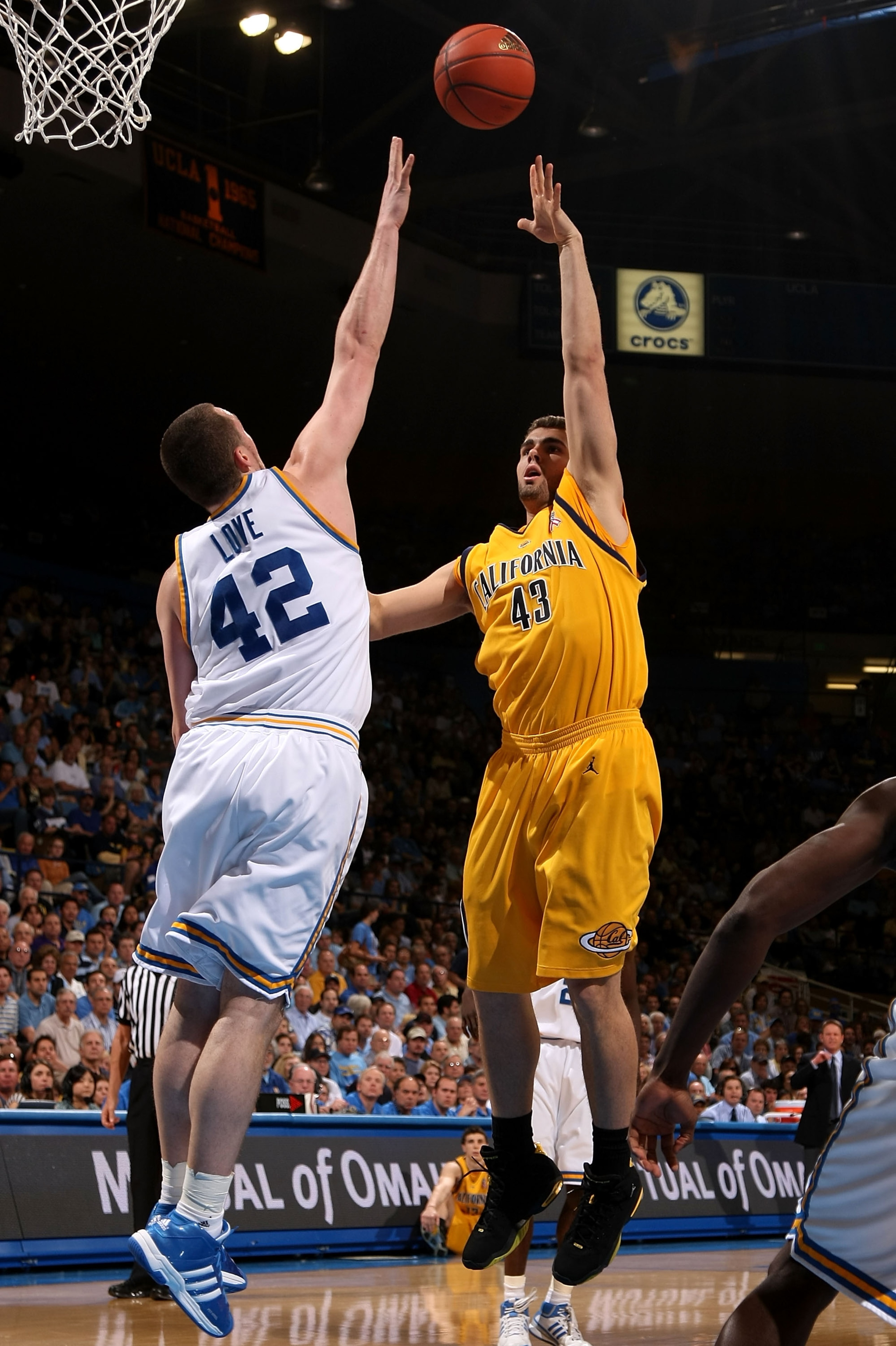 WESTWOOD, CA - MARCH 8: Harper Kamp #43 of the California Golden Bears shoots over Kevin Love #42 of the UCLA Bruins on March 8, 2008 at Pauley Pavillion in Westwood, California.   (Photo by Stephen Dunn/Getty Images)
