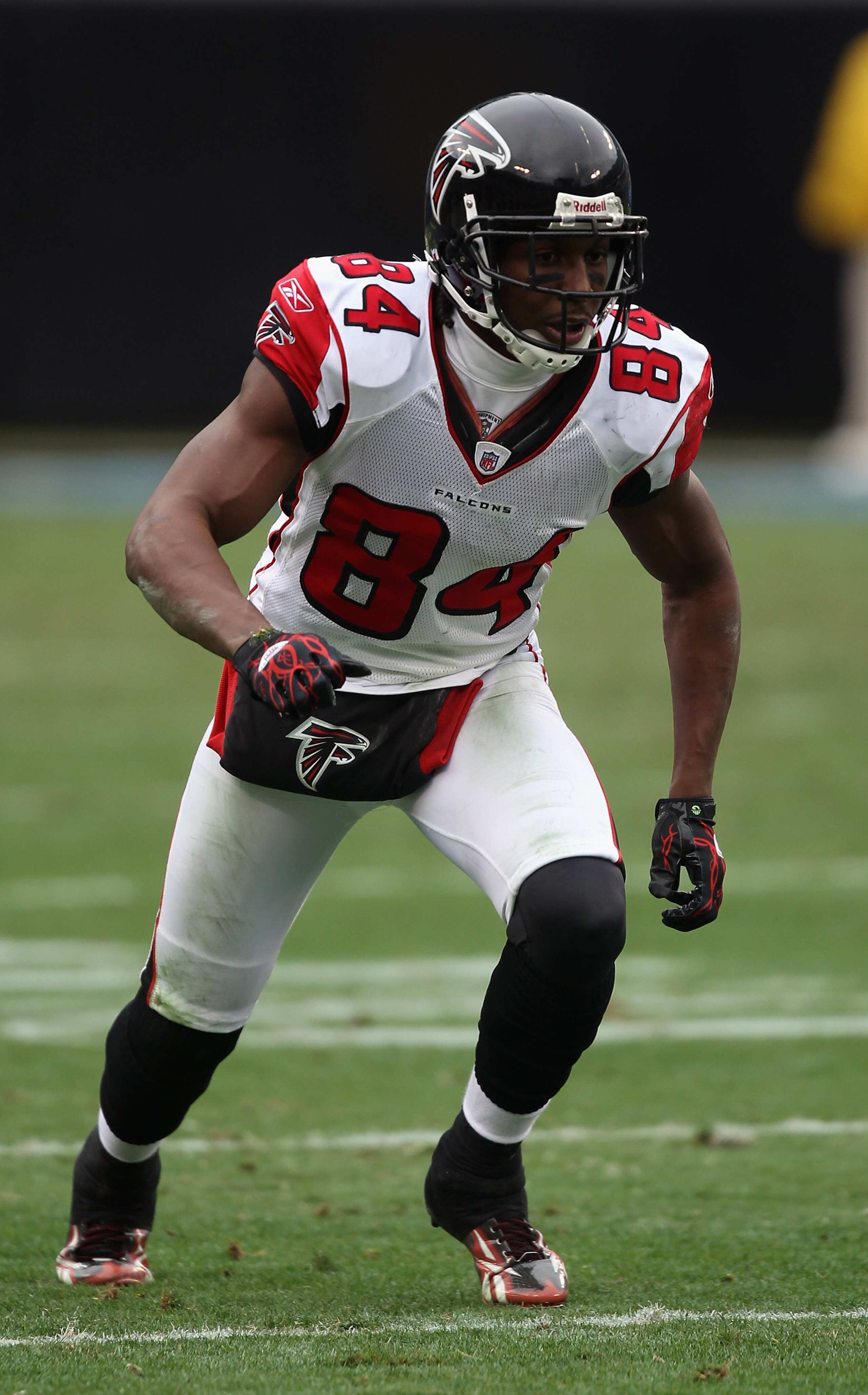 CHARLOTTE, NC - DECEMBER 12:  Roddy White #84 of the Atlanta Falcons against the Carolina Panthers during their game at Bank of America Stadium on December 12, 2010 in Charlotte, North Carolina.  (Photo by Streeter Lecka/Getty Images)