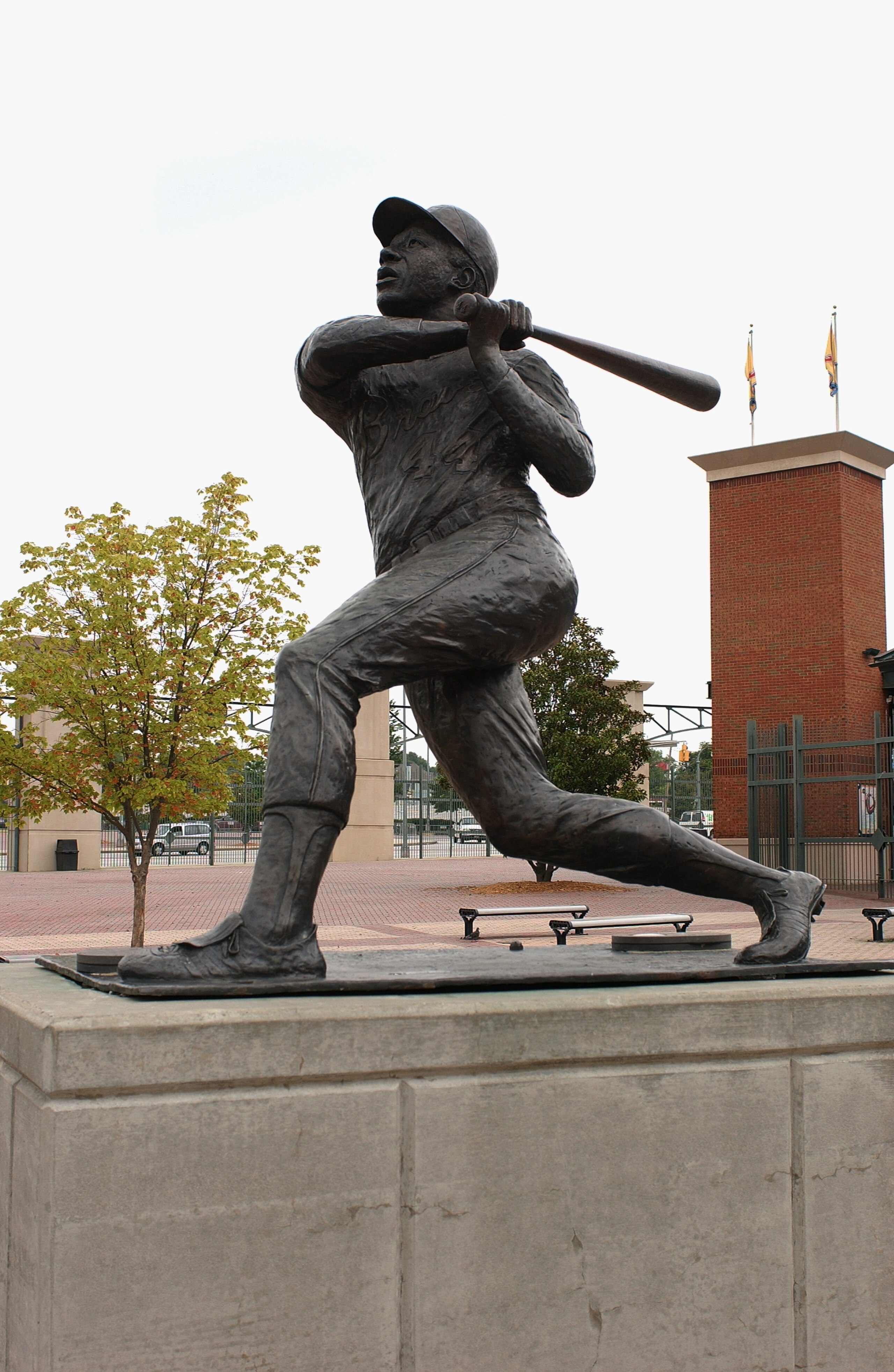 ATLANTA - JULY 26:  At Turner Field, a statue at honors #44 Hank Aaron and his career with the Braves (1954-1974), on July 26, 2004 in Atlanta, Georgia. (Photo by Scott Cunningham/Getty Images)
