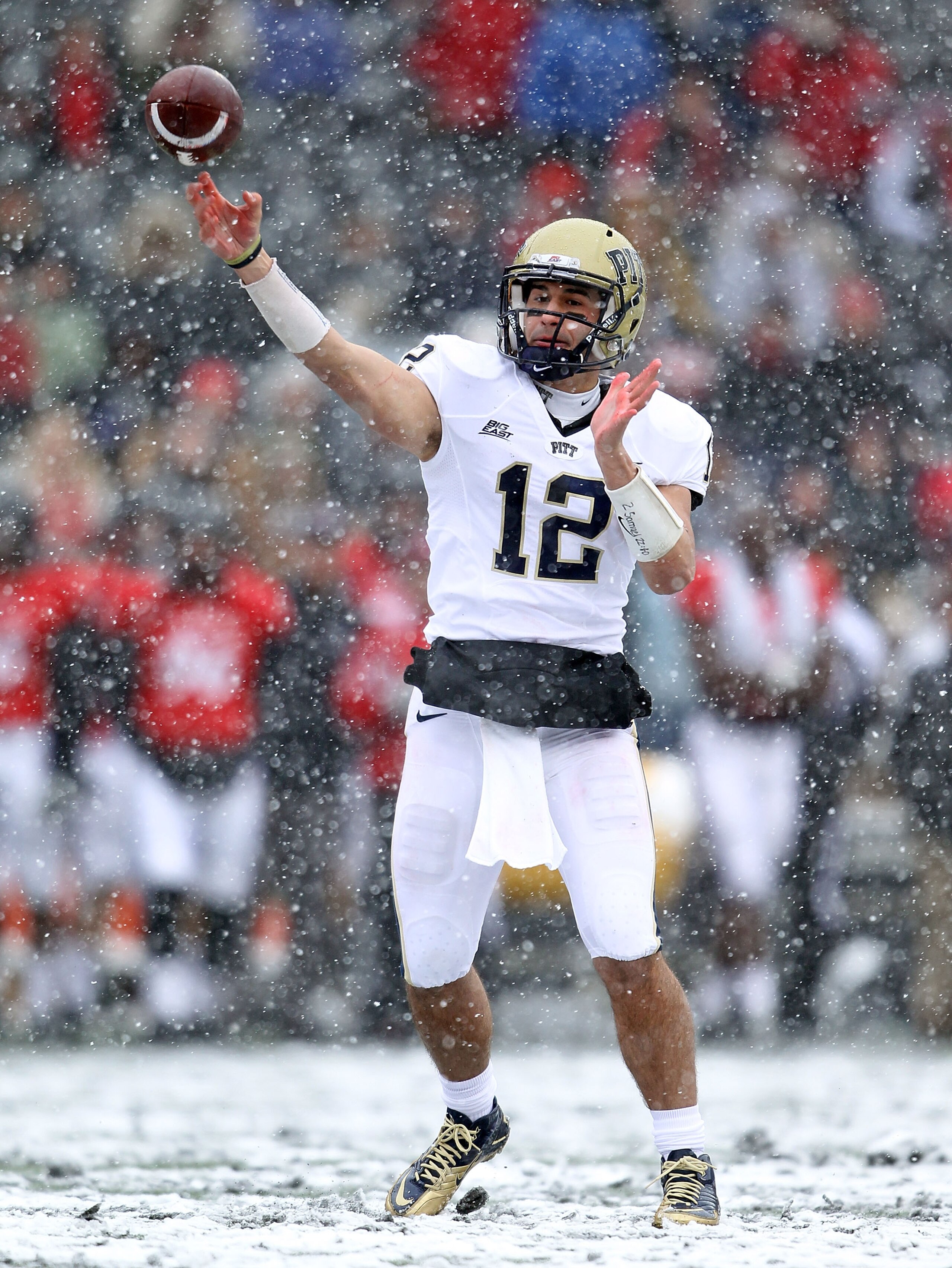 CINCINNATI, OH - DECEMBER 04:  Tino Sunseri #12 of the Pittsburgh Panthers throws the ball during the Big East Conference game against the Cincinnati Bearcats at Nippert Stadium on December 4, 2010 in Cincinnati, Ohio.  Pittsburgh won 28-10.  (Photo by An