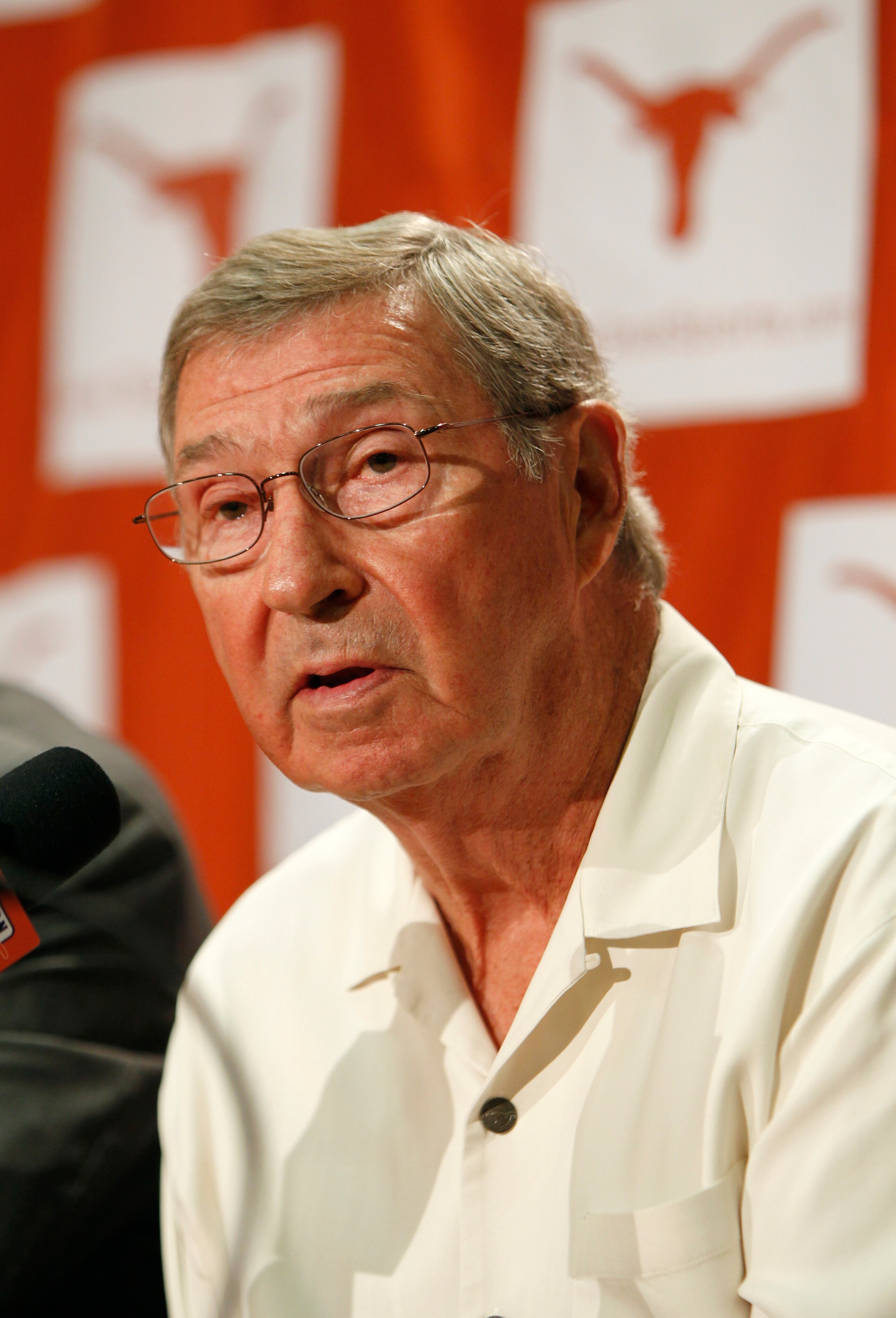 AUSTIN, TX - JUNE 15:  University of Texas at Austin Men's Athletics Director DeLoss Dodds announce the athletics programs will continue competing in the Big 12 Conference June 15, 2010 in Austin, Texas.  (Photo by Erich Schlegel/Getty Images)