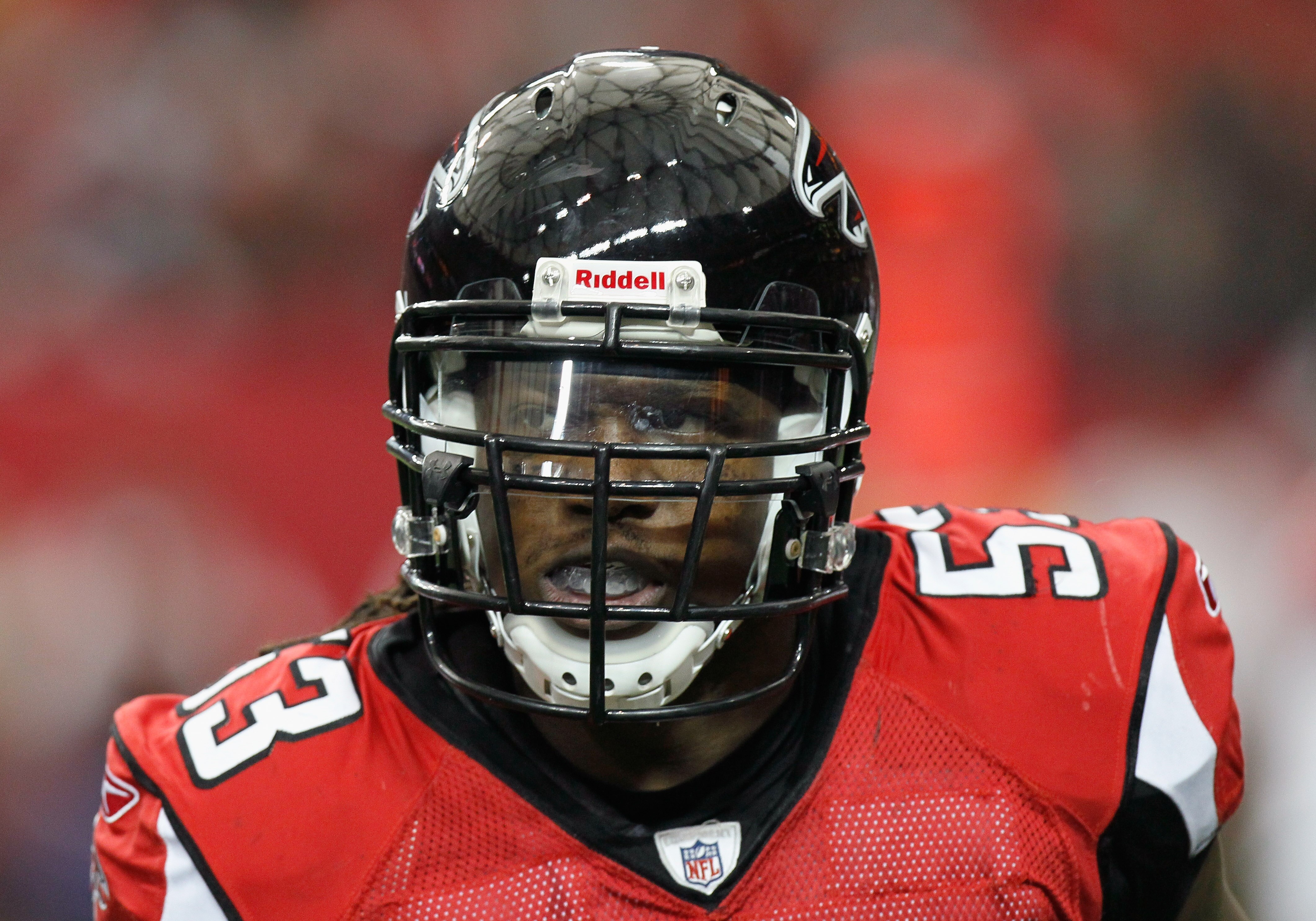 ATLANTA - NOVEMBER 07:  Mike Peterson #53 of the Atlanta Falcons against the Tampa Bay Buccaneers at Georgia Dome on November 7, 2010 in Atlanta, Georgia.  (Photo by Kevin C. Cox/Getty Images)