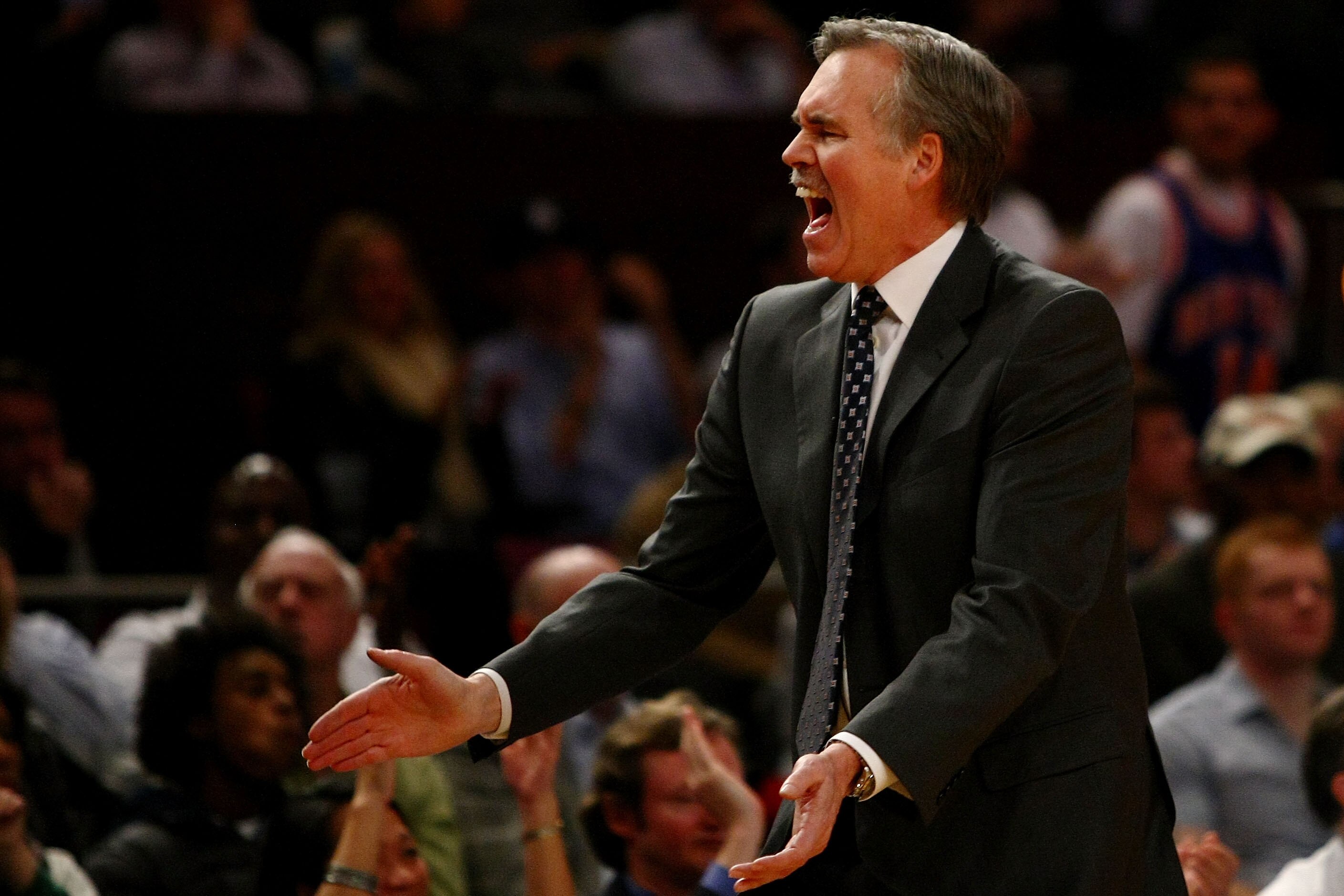 NEW YORK - DECEMBER 22:  Head coach Mike D'Antoni of the New York Knicks yells instructions against the  the Chicago Bulls at Madison Square Garden on December 22, 2009 in New York City. NOTE TO USER: User expressly acknowledges and agrees that, by downlo