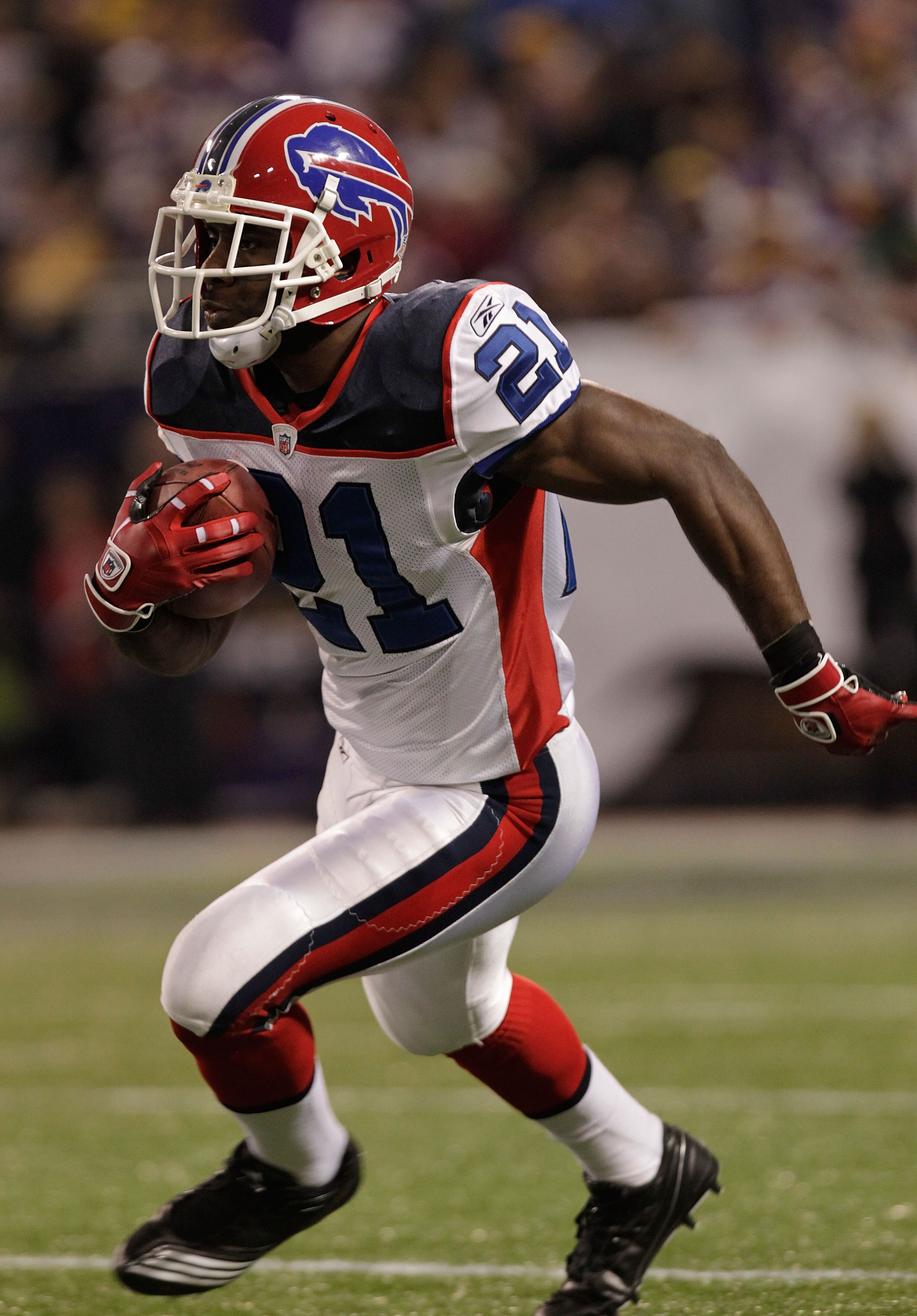 MINNEAPOLIS, MN - DECEMBER 05:  C.J. Spiller #21 of the Buffalo Bills returns a kickoff against the Minnesota Vikings at the Mall of America Field at the Hubert H. Humphrey Metrodome on December 5, 2010 in Minneapolis, Minnesota.  (Photo by Nick Laham/Get
