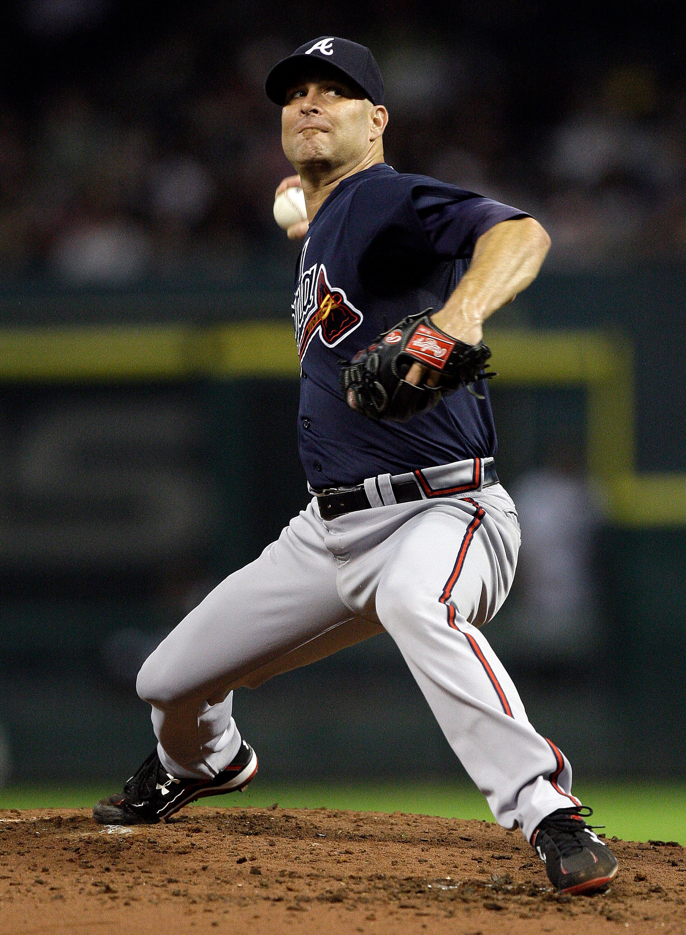 HOUSTON - JUNE 10:  Pitcher Tim Hudson #15 of the Atlanta Braves throws against the Houston Astros at Minute Maid Park on June 10, 2011 in Houston, Texas.  (Photo by Bob Levey/Getty Images)