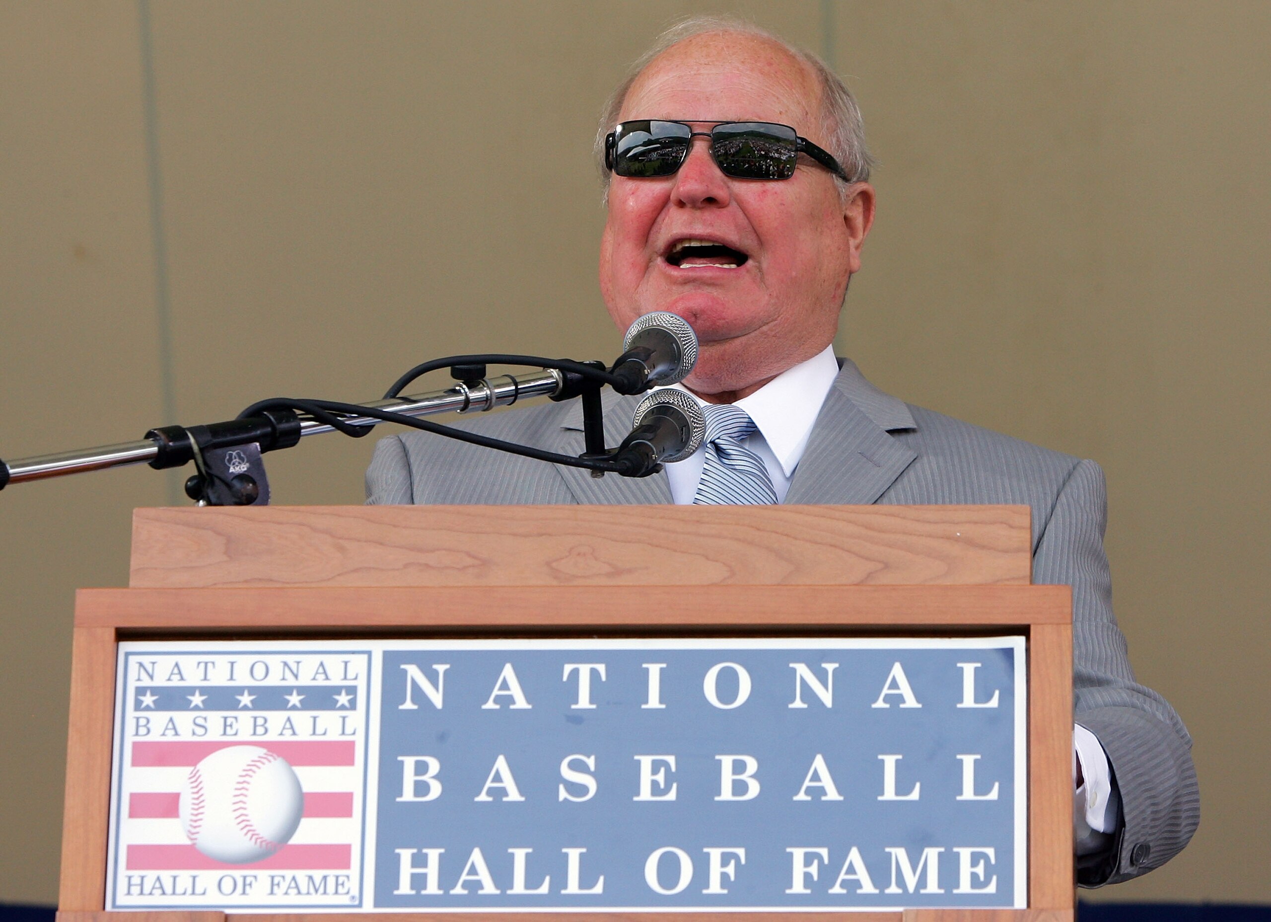 COOPERSTOWN, NY - JULY 27: Dave Niehaus gives a speech after accepting the Ford C. Frick award for excellence in broadcasting at Clark Sports Center during the Baseball Hall of Fame induction ceremony on July 27, 2008 in Cooperstown, New York. (Photo by COOPERSTOWN, NY - JULY 27: Dave Niehaus gives a speech after accepting the Ford C. Frick award for excellence in broadcasting at Clark Sports Center during the Baseball Hall of Fame induction ceremony on July 27, 2008 in Cooperstown, New York. (Photo by