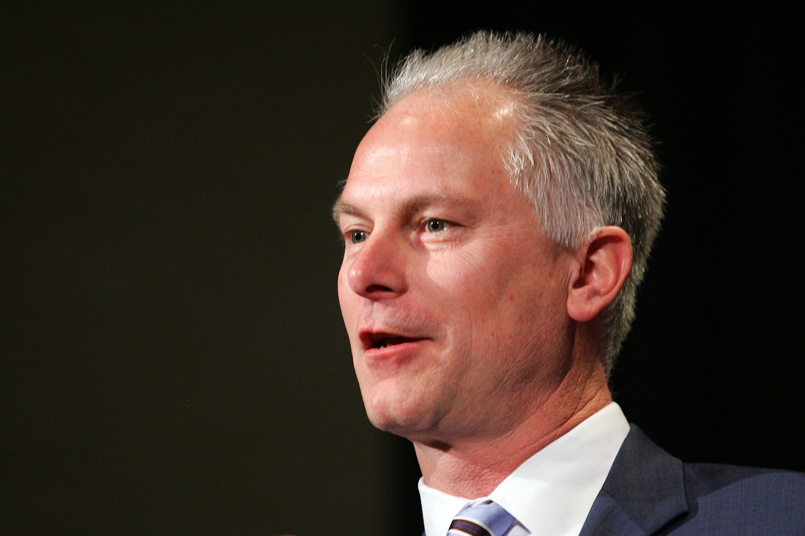 PHOENIX - JANUARY 31: Kenny Mayne of ESPN asks a question during the GMC Defensive Player of the Year award news conference prior to Super Bowl XLII at the Phoenix Convention Center on January 31, 2008 in Phoenix, Arizona. (Photo by Streeter Lecka/Getty PHOENIX - JANUARY 31: Kenny Mayne of ESPN asks a question during the GMC Defensive Player of the Year award news conference prior to Super Bowl XLII at the Phoenix Convention Center on January 31, 2008 in Phoenix, Arizona. (Photo by Streeter Lecka/Getty