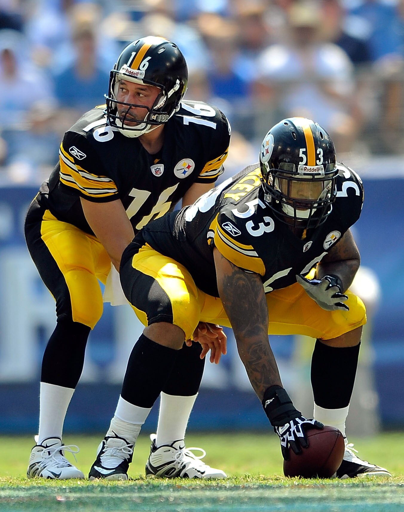 NASHVILLE, TN - SEPTEMBER 19:  Quarterback Charlie Batch #16 of the Pittsburgh Steelers takes over for an injured Dennis Dixon #10 against the Tennessee Titans  during the first half at LP Field on September 19, 2010 in Nashville, Tennessee.  (Photo by Gr