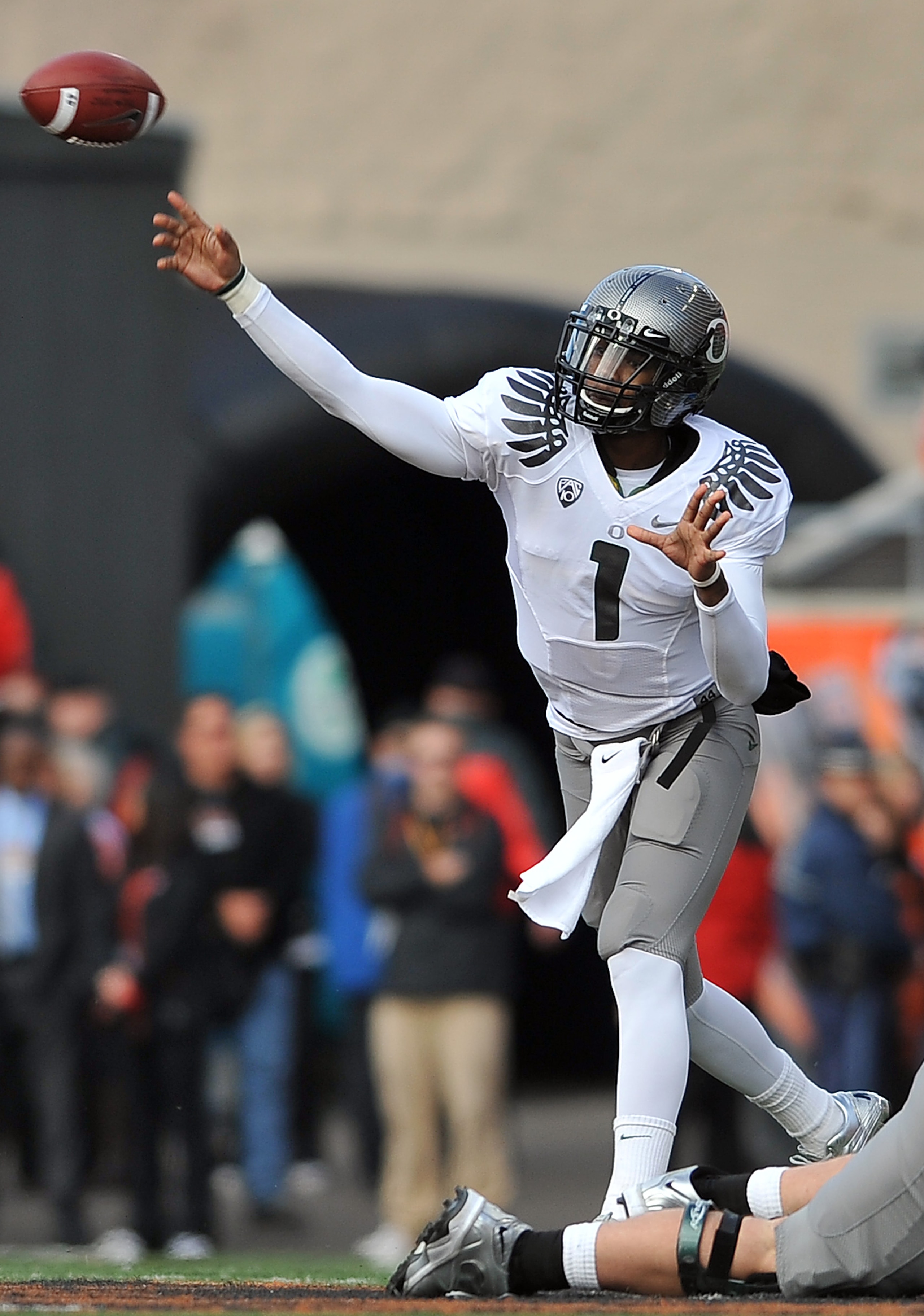 CORVALLIS, OR - DECEMBER 4: Quarterback Darron Thomas #1 of the Oregon Ducks passes the ball in the second quarter of the game against the the Oregon State Beavers at Reser Stadium on December 4, 2010 in Corvallis, Oregon. The Ducks beat the Beavers 37-20