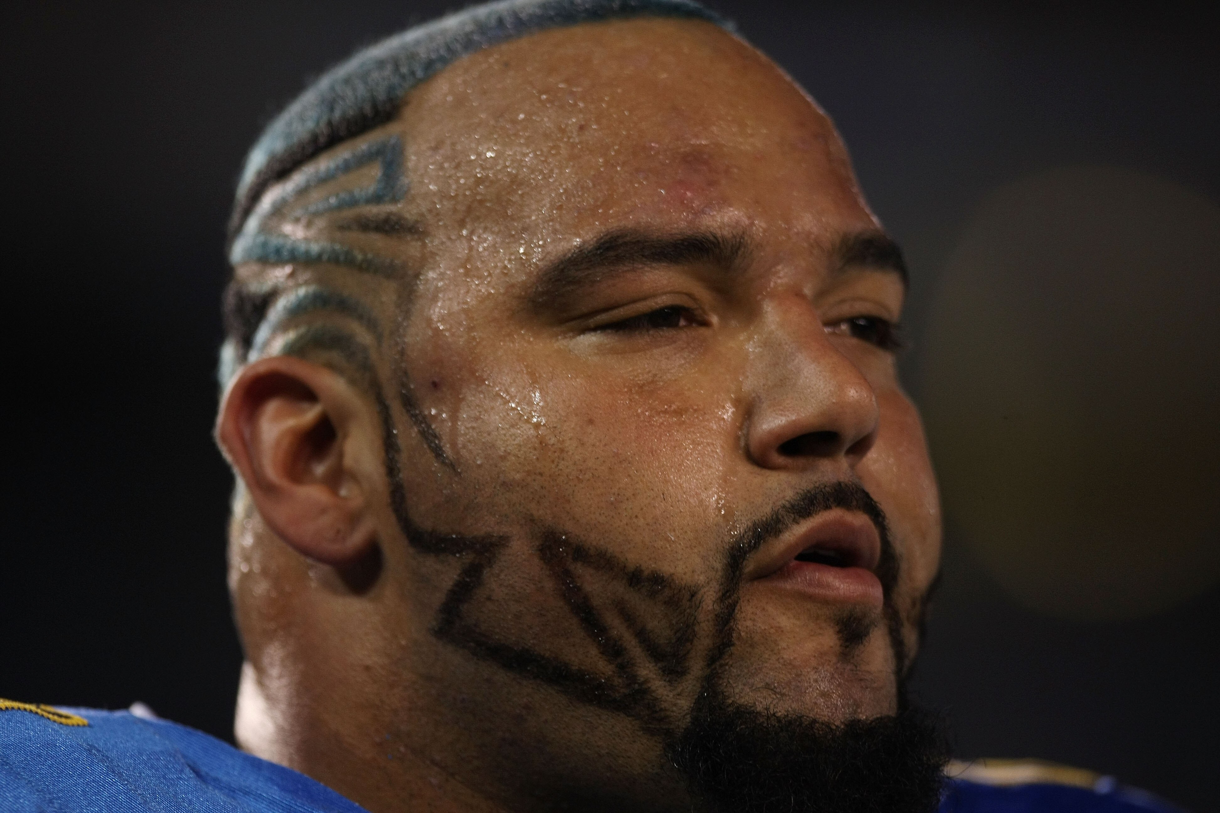 SAN DIEGO, CA - DECEMBER 16:  Defensive tackle Antonio Garay #71 of the San Diego Chargers stands on the field prior to playing the San Francisco 49ers at Qualcomm Stadium on December 16, 2010 in San Diego, California.  (Photo by Donald Miralle/Getty Imag