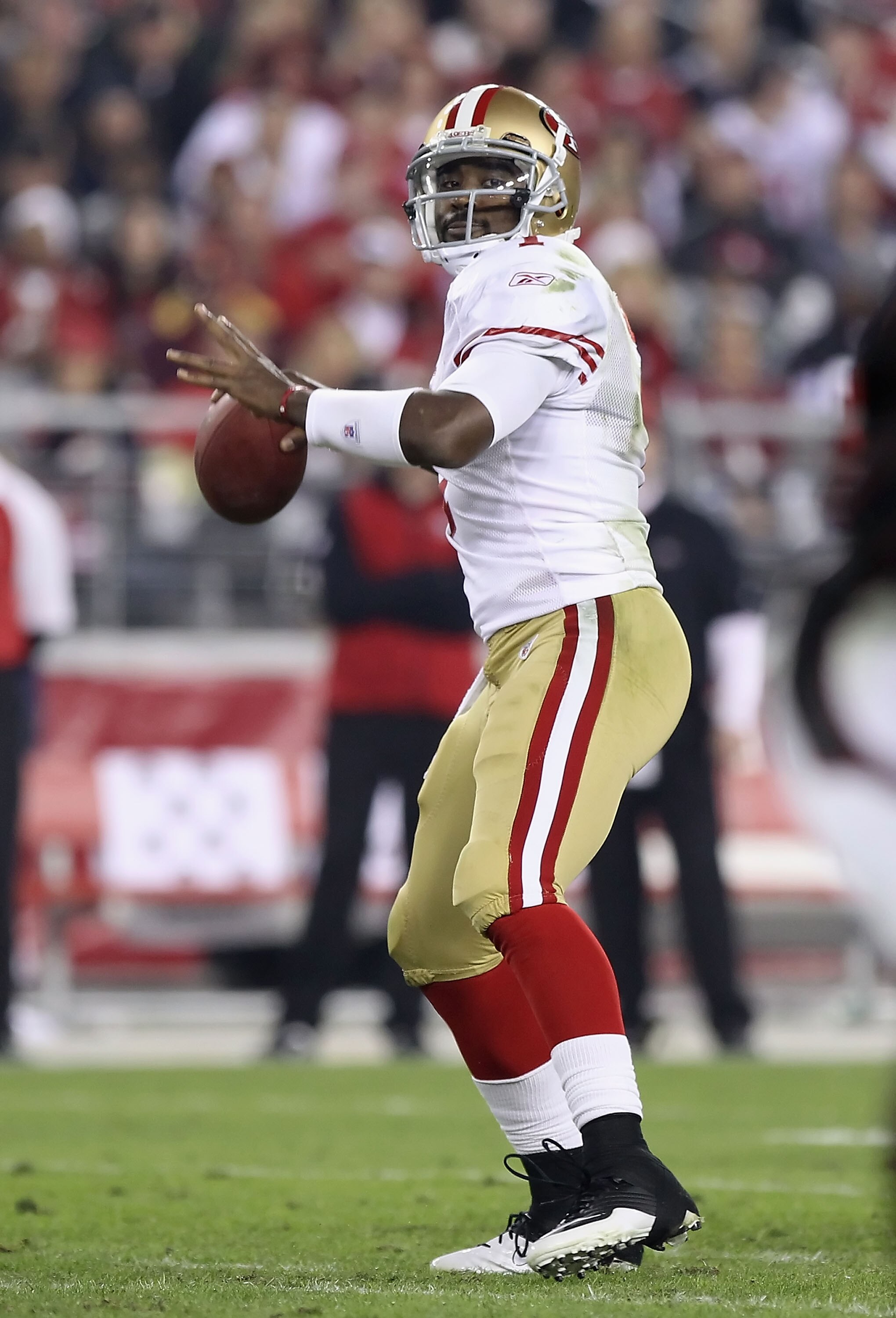 GLENDALE, AZ - NOVEMBER 29:  Quarterback Troy Smith #1 of the San Francisco 49ers drops back to pass during the NFL game against the Arizona Cardinals at the University of Phoenix Stadium on November 29, 2010 in Glendale, Arizona. The 49ers defeated the C