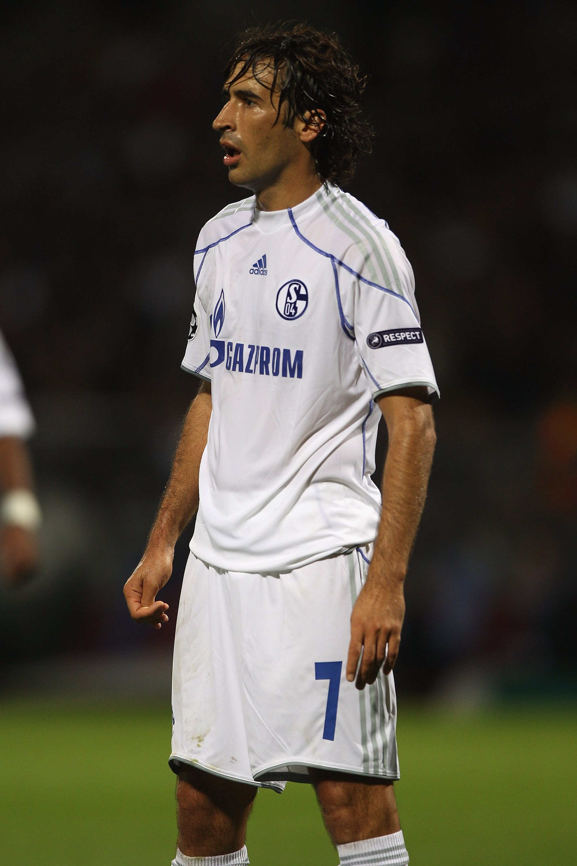 LYON, FRANCE - SEPTEMBER 14: Raul Gonzalez of Schalke during the UEFA Champions League Group B match between Olympique Lyonnais and FC Schalke 04 at the Stade de Gerland on September 14, 2010 in Lyon, France.  (Photo by Michael Steele/Getty Images)