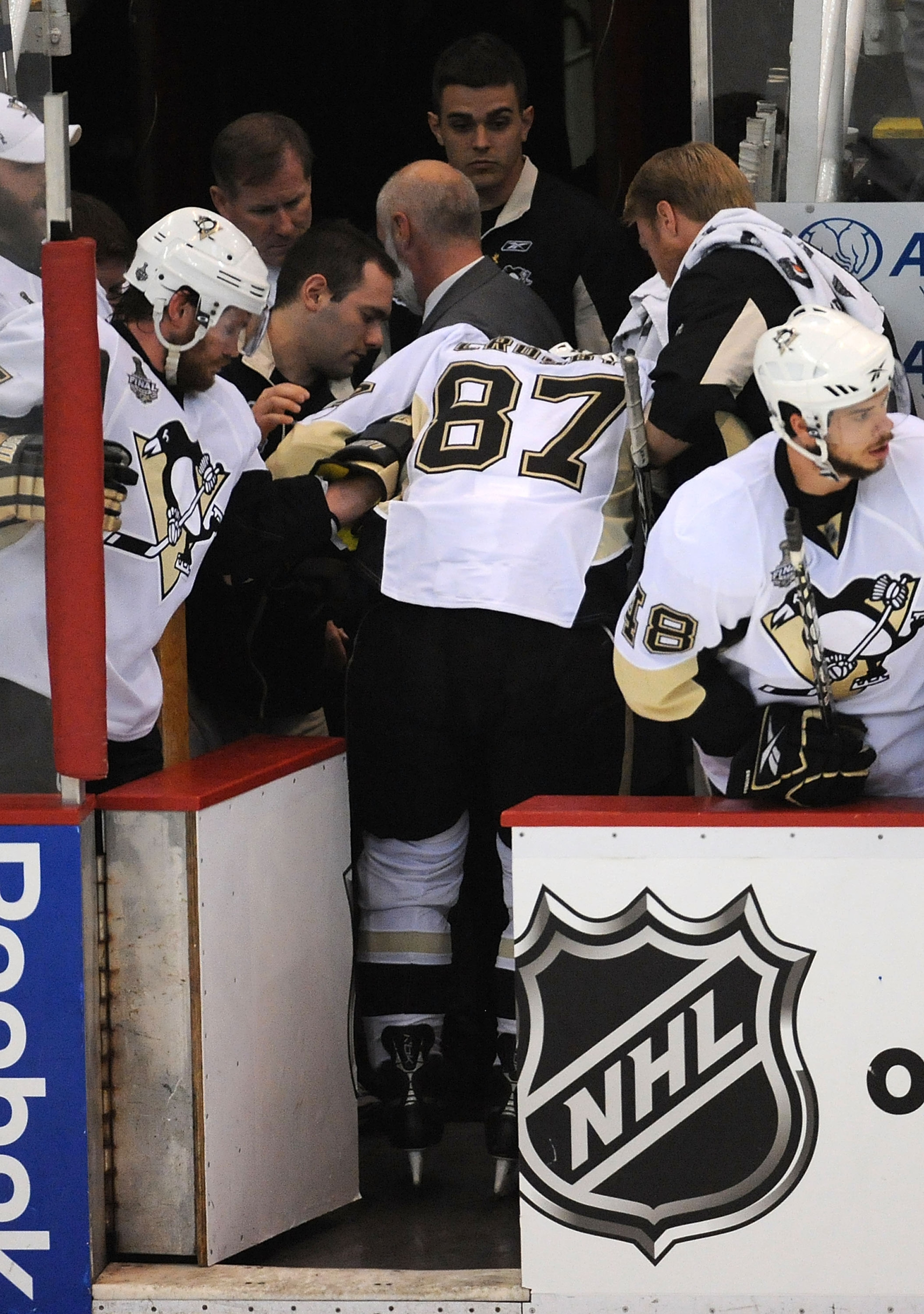 DETROIT - JUNE 12: Sidney Crosby #87 of the Pittsburgh Penguins is helped off the ice after getting injured against the Detroit Red Wings during Game Seven of the 2009 NHL Stanley Cup Finals at Joe Louis Arena on June 12, 2009 in Detroit, Michigan. (Pho DETROIT - JUNE 12: Sidney Crosby #87 of the Pittsburgh Penguins is helped off the ice after getting injured against the Detroit Red Wings during Game Seven of the 2009 NHL Stanley Cup Finals at Joe Louis Arena on June 12, 2009 in Detroit, Michigan. (Pho