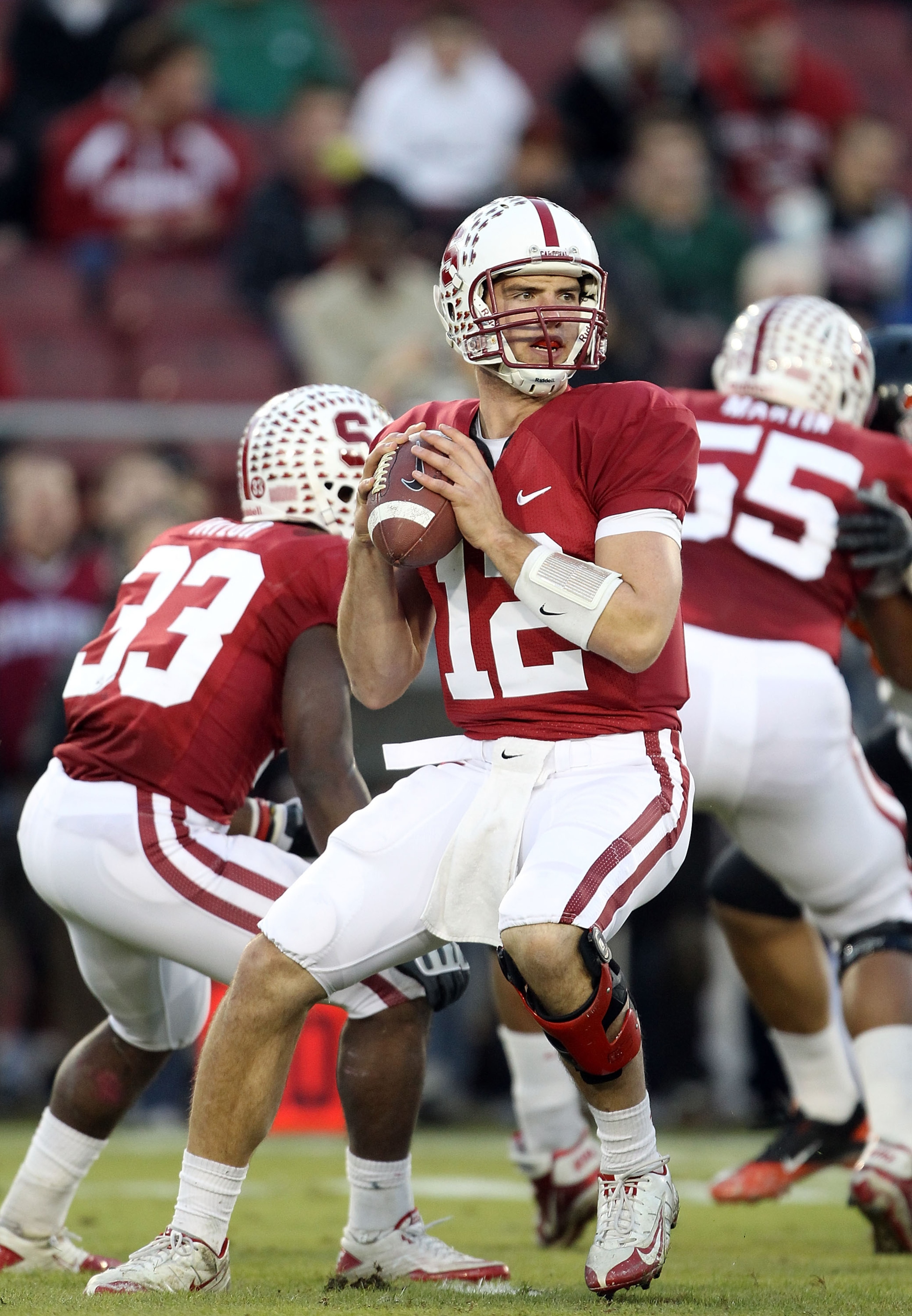 PALO ALTO, CA - NOVEMBER 27:  Andrew Luck #12 of the Stanford Cardinal in action against the Oregon State Beavers at Stanford Stadium on November 27, 2010 in Palo Alto, California.  (Photo by Ezra Shaw/Getty Images)