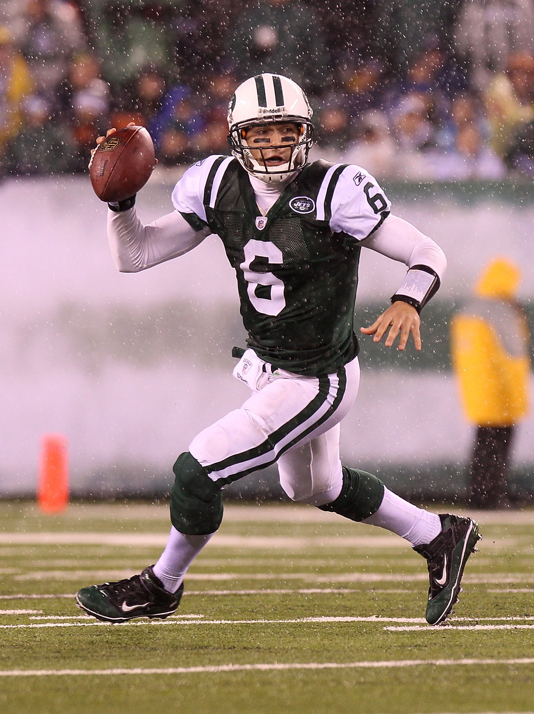 EAST RUTHERFORD, NJ - DECEMBER 12:  Mark Sanchez #6 of the New York Jets against the Miami Dolphins at New Meadowlands Stadium on December 12, 2010 in East Rutherford, New Jersey.  (Photo by Nick Laham/Getty Images)