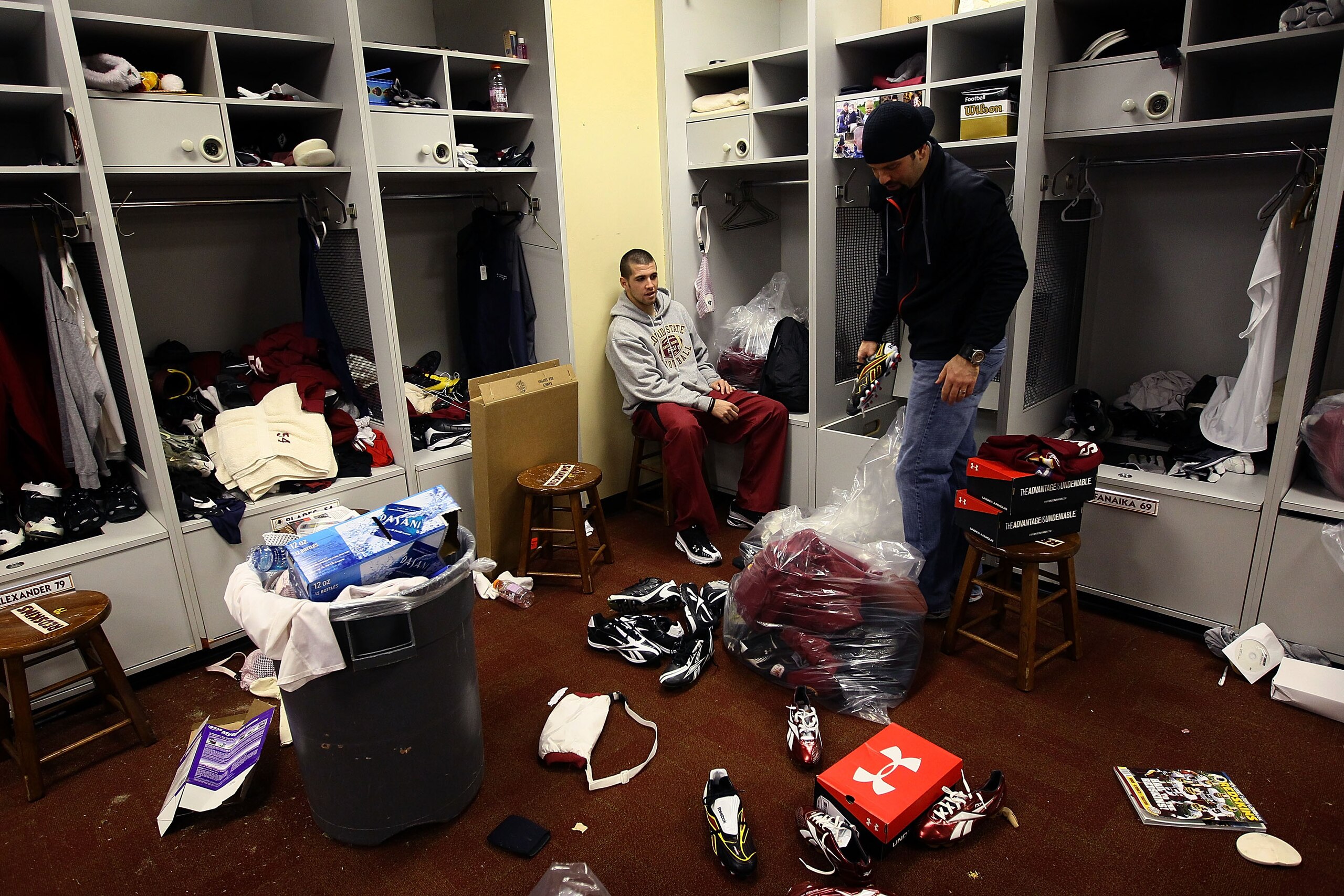 ASHBURN, VA - JANUARY 04: Washington Redskins kicker Graham Gano (L) and punter Hunter Smith (R) clean out their lockers before a press conference by Redskins General Manager Bruce Allen on the dismissal of Head Coach Jim Zorn at Redskins Park January 4, ASHBURN, VA - JANUARY 04: Washington Redskins kicker Graham Gano (L) and punter Hunter Smith (R) clean out their lockers before a press conference by Redskins General Manager Bruce Allen on the dismissal of Head Coach Jim Zorn at Redskins Park January 4,