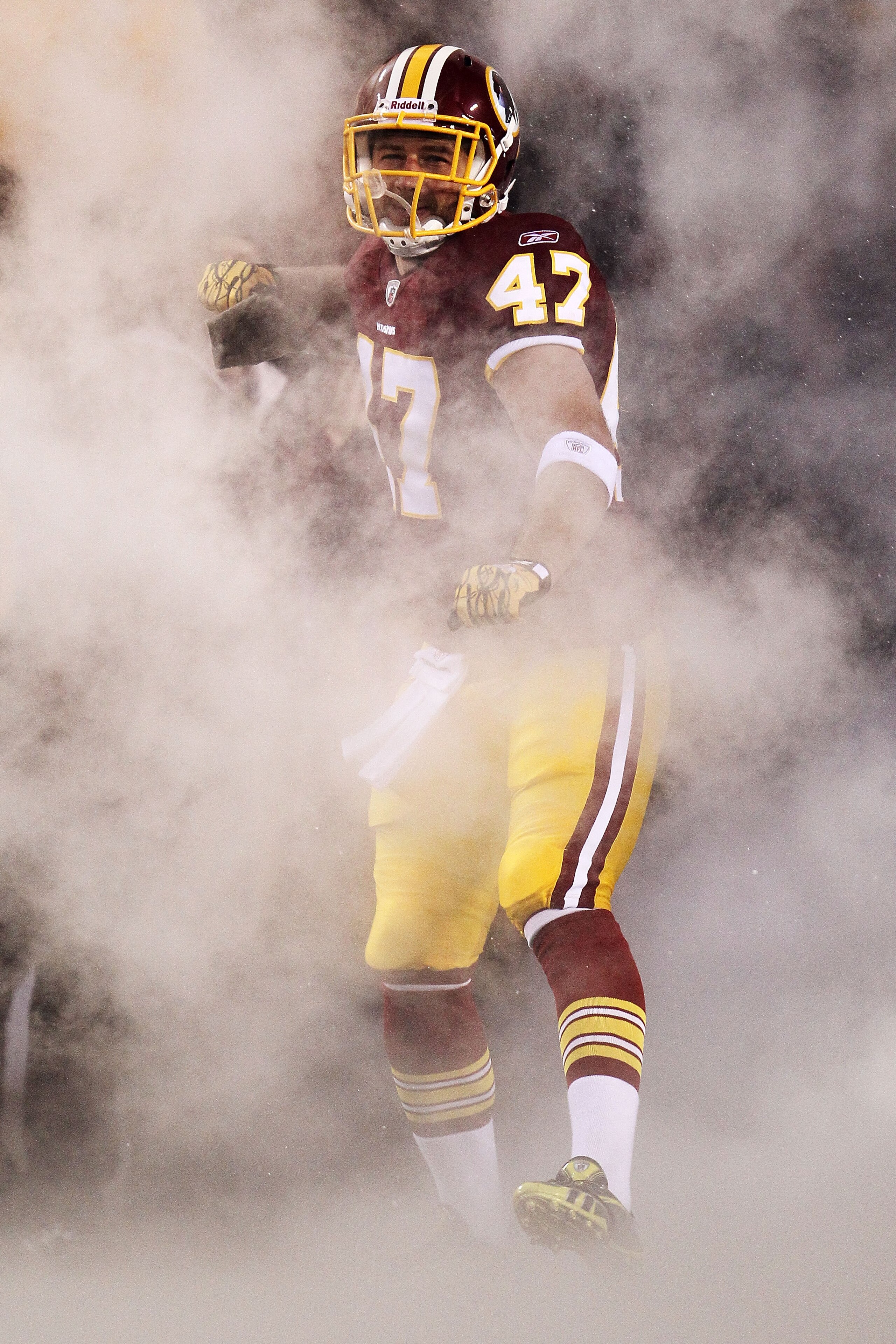 LANDOVER, MD - NOVEMBER 15: Chris Cooley #47 of the Washington Redskin runs onto the field against the Philadelphia Eagles on November 15, 2010 at FedExField in Landover, Maryland. (Photo by Chris McGrath/Getty Images) LANDOVER, MD - NOVEMBER 15: Chris Cooley #47 of the Washington Redskin runs onto the field against the Philadelphia Eagles on November 15, 2010 at FedExField in Landover, Maryland. (Photo by Chris McGrath/Getty Images)