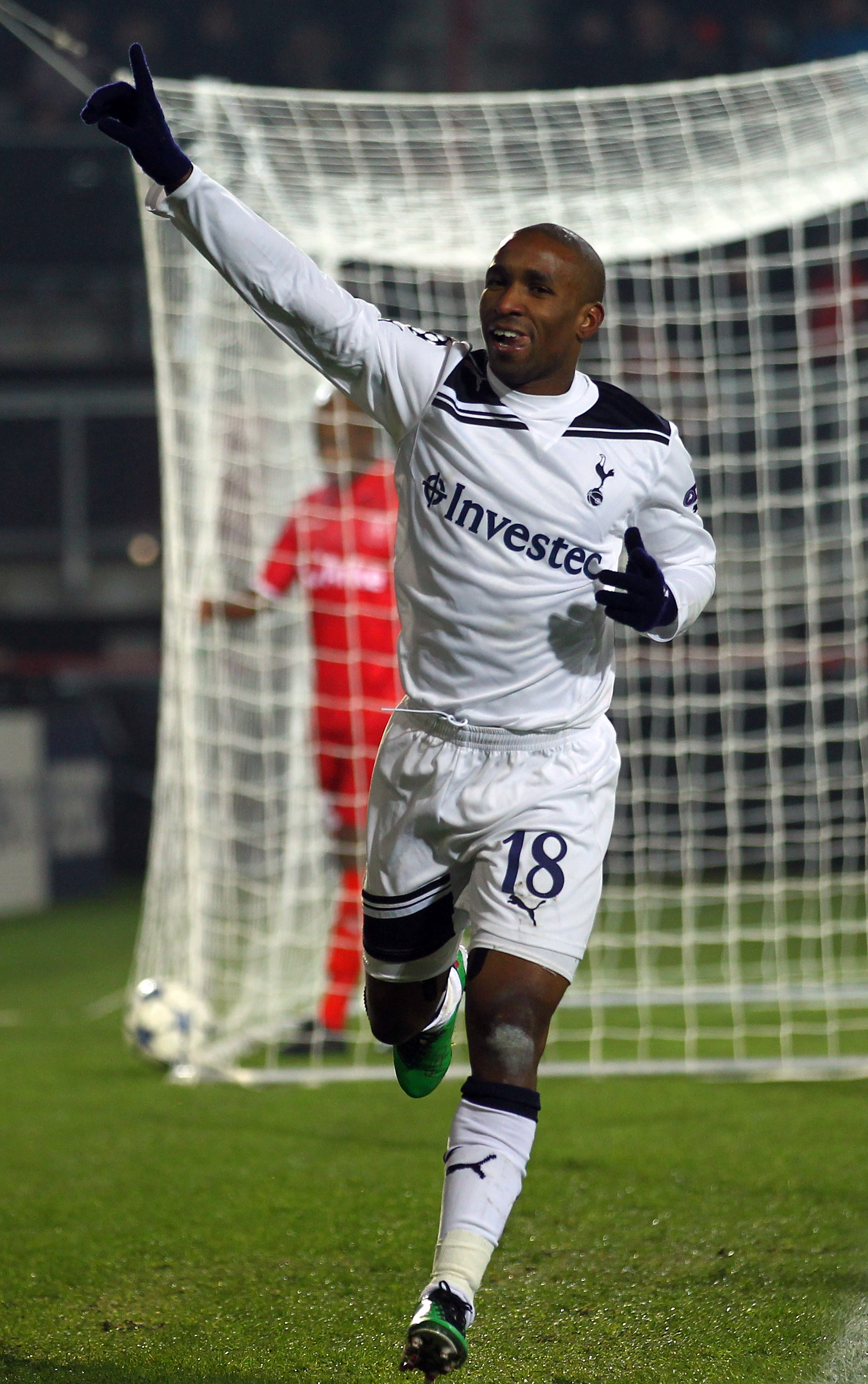ENSCHEDE, NETHERLANDS - DECEMBER 07:  Jermain Defoe of Tottenham celebrates after scoring his teams third goal during the UEFA Champions League Group A match between FC Twente and Tottenham Hotspur at FC Twente stadium on December 7, 2010 in Enschede, Net