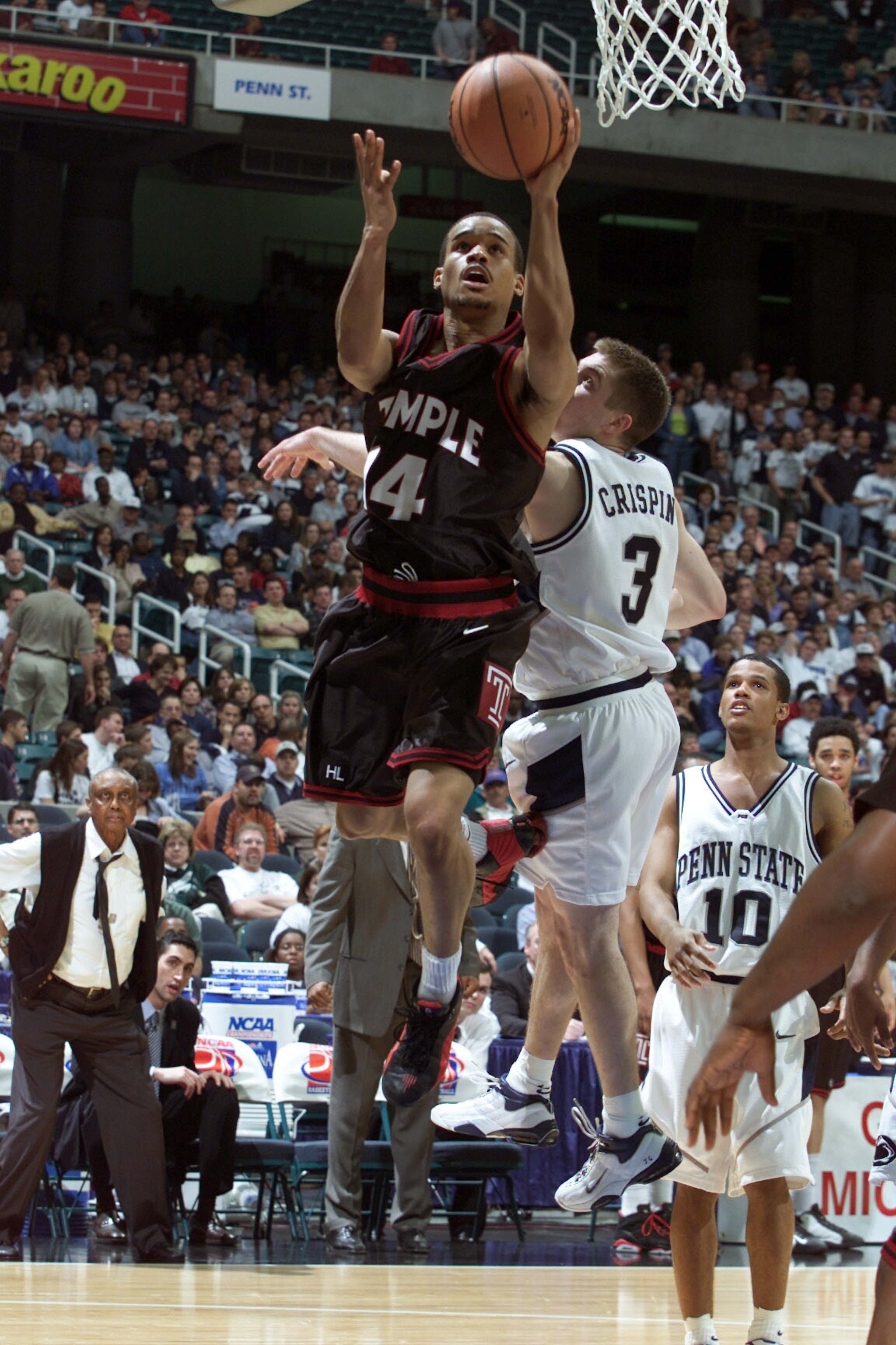 23 Mar 2001:  Lynn Greer #14 of Temple shoots the ball while defended by Joe Crispin #3 of Penn State during the NCAA Regional semi-final game at the Georgia Dome in Atlanta, Georgia.  Digital Image  Mandatory Credit: Andy Lyons/ALLSPORT