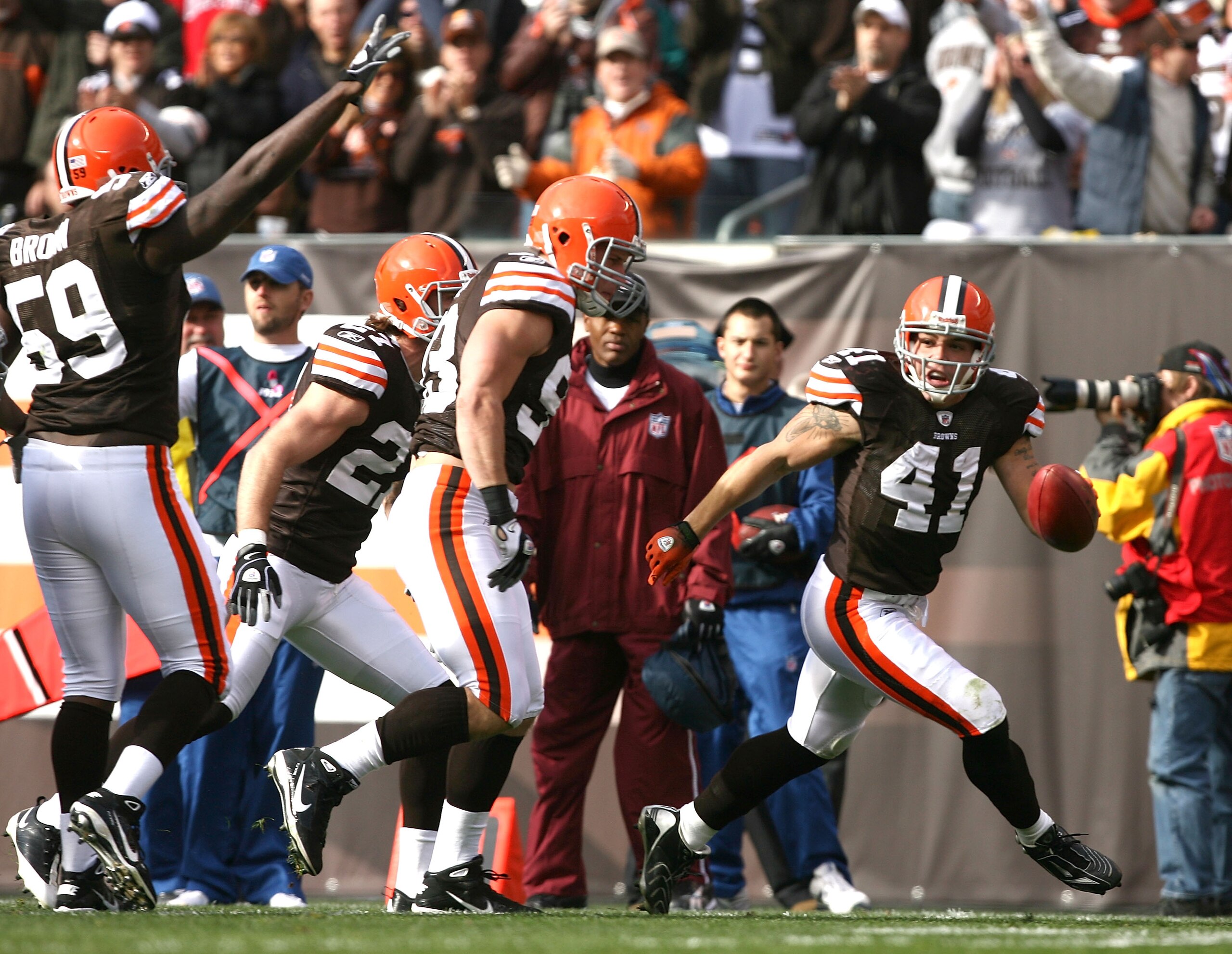 CLEVELAND - NOVEMBER 07:  Defensive back Ray Ventrone #41 of the Cleveland Browns celebrates after recovering a fumble against the New England Patriots at Cleveland Browns Stadium on November 7, 2010 in Cleveland, Ohio.  (Photo by Matt Sullivan/Getty Imag