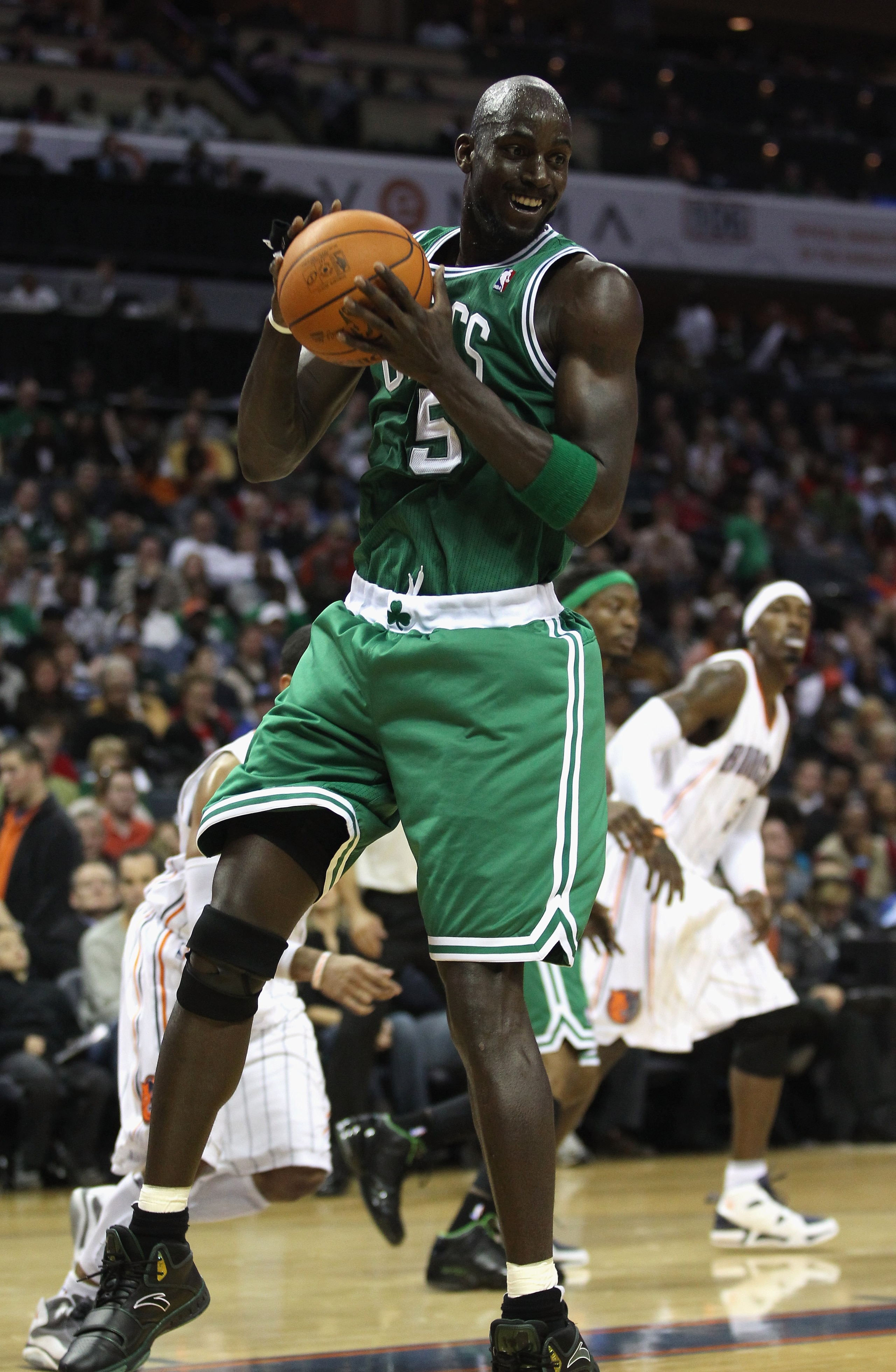 CHARLOTTE, NC - DECEMBER 11:  Kevin Garnett #5 of the Boston Celtics # of the Charlotte Bobcats during their game at Time Warner Cable Arena on December 11, 2010 in Charlotte, North Carolina. NOTE TO USER: User expressly acknowledges and agrees that, by d
