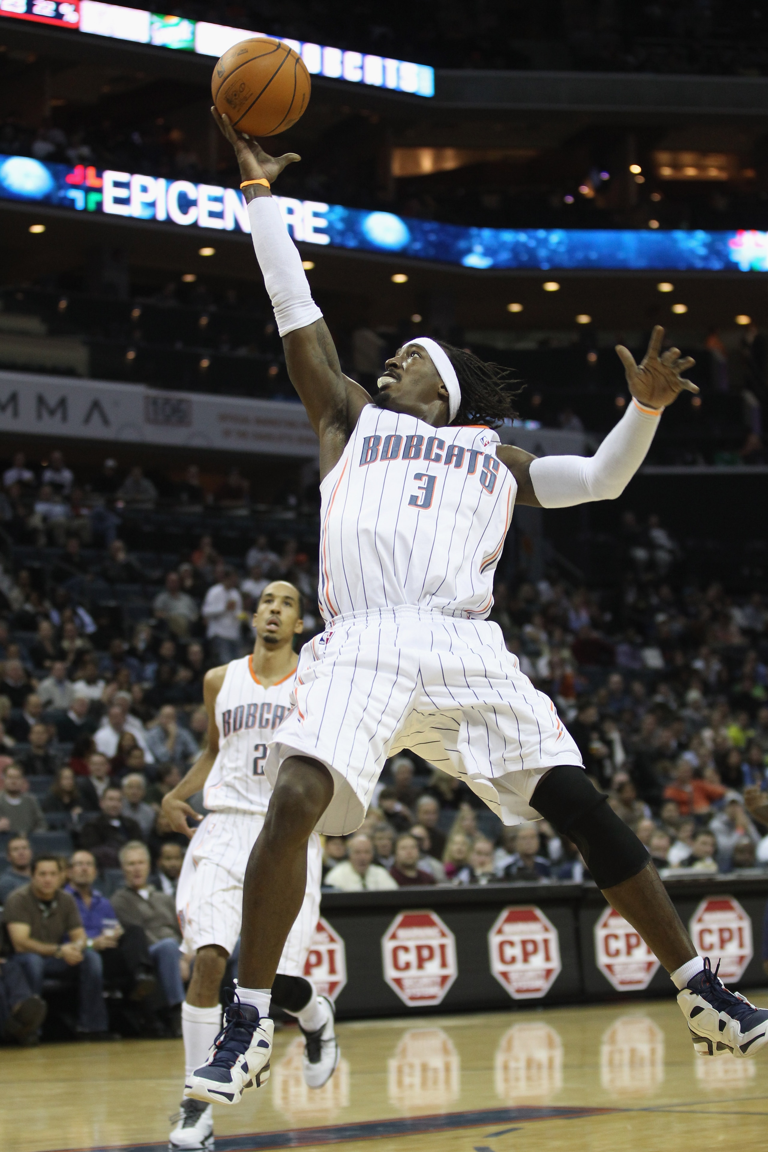 CHARLOTTE, NC - DECEMBER 07: Gerald Wallace #3 of the Charlotte Bobcats against the Denver Nuggets during their game at Time Warner Cable Arena on December 7, 2010 in Charlotte, North Carolina. NOTE TO USER: User expressly acknowledges and agrees that, CHARLOTTE, NC - DECEMBER 07: Gerald Wallace #3 of the Charlotte Bobcats against the Denver Nuggets during their game at Time Warner Cable Arena on December 7, 2010 in Charlotte, North Carolina. NOTE TO USER: User expressly acknowledges and agrees that,