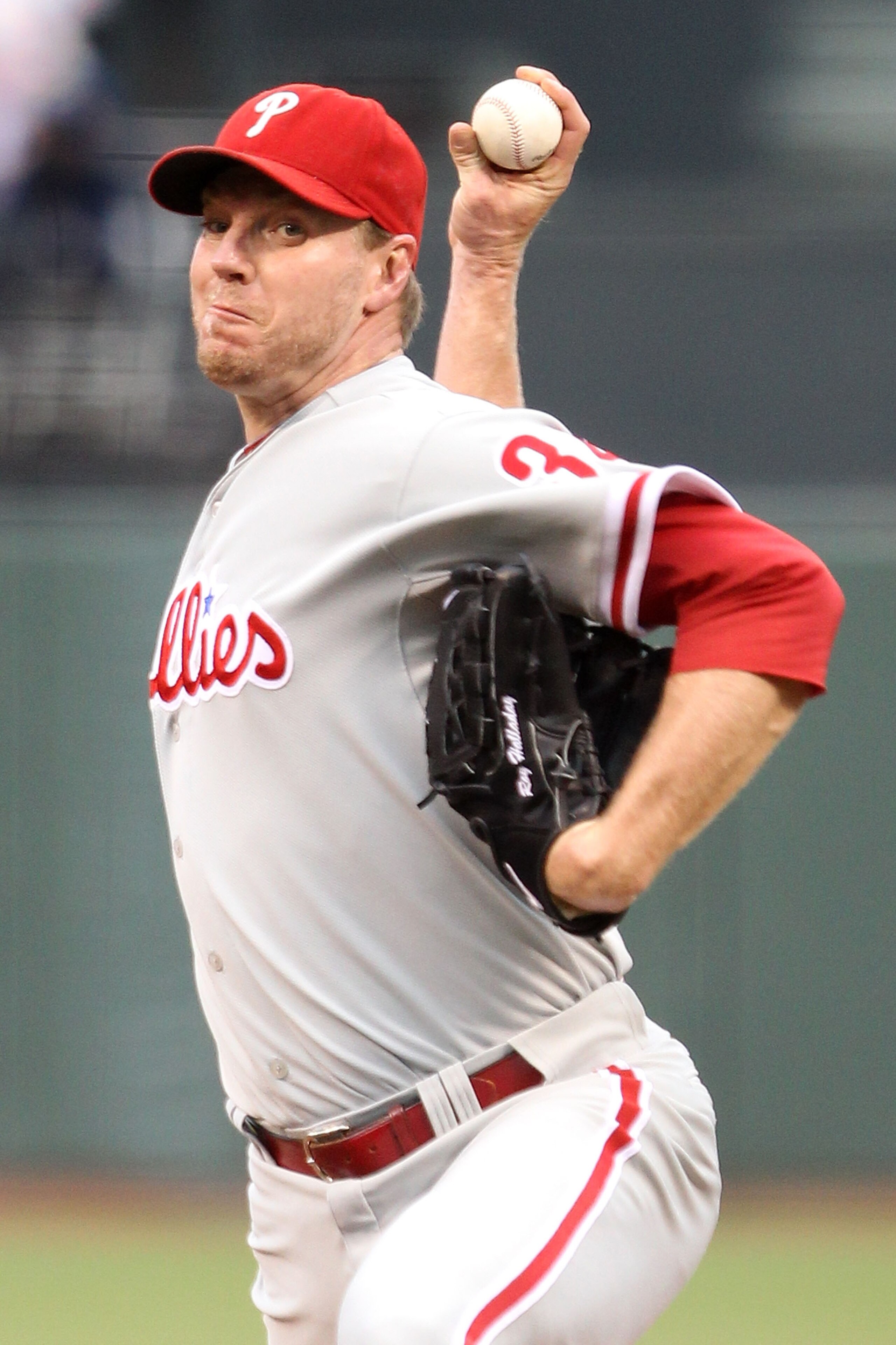 SAN FRANCISCO - OCTOBER 21:  Roy Halladay #34 of the Philadelphia Phillies pitches in the first inning against the San Francisco Giants in Game Five of the NLCS during the 2010 MLB Playoffs at AT&T Park on October 21, 2010 in San Francisco, California.  (