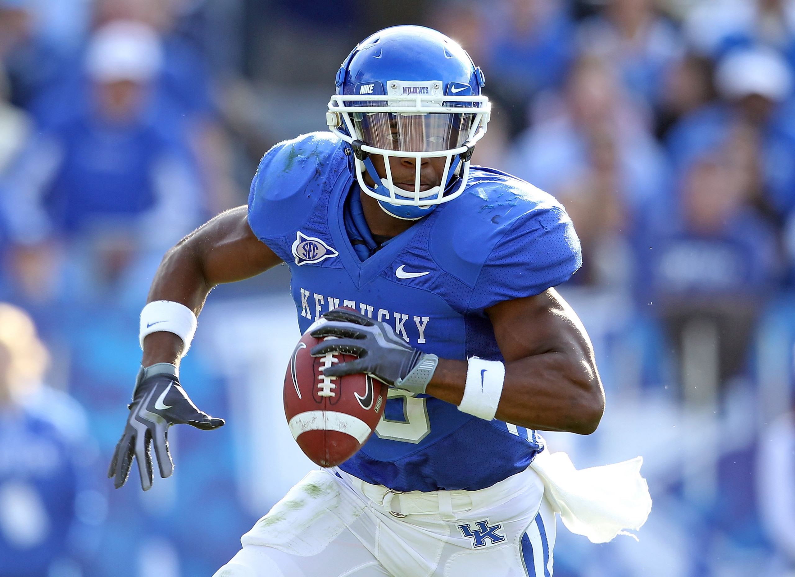 LEXINGTON, KY - NOVEMBER 13:  Randall Cobb #18 of the Kentucky Wildcats runs with the ball during the game against the Vanderbilt Commodores at Commonwealth Stadium on November 13, 2010 in Lexington, Kentucky. Kentucky won 38-20.  (Photo by Andy Lyons/Get