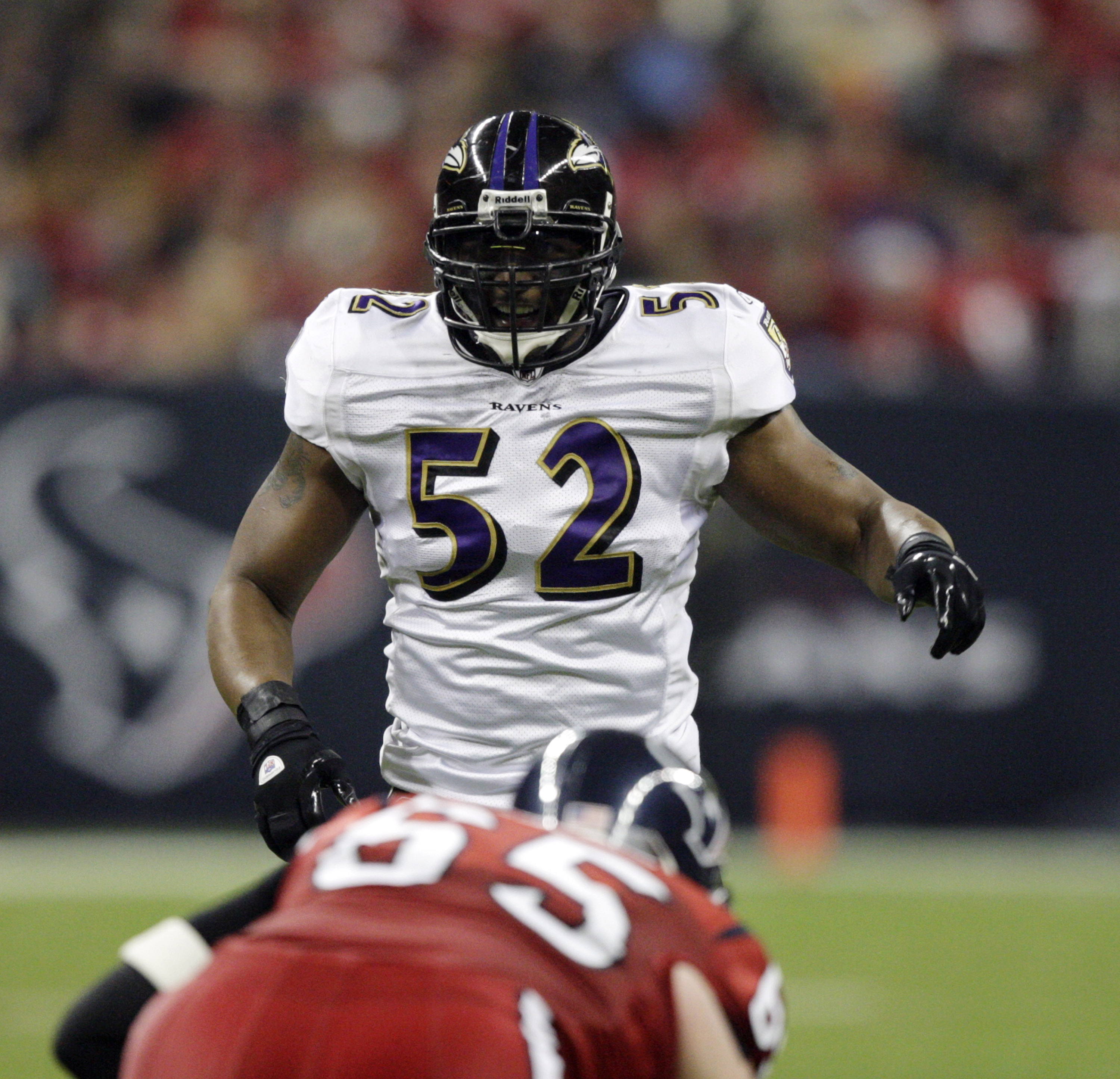 HOUSTON, TX - DECEMBER 13:  Linebacker Ray Lewis #52 of the Baltimore Ravens during action against the Houston Texans at Reliant Stadium on December 13, 2010 in Houston, Texas.  (Photo by Bob Levey/Getty Images)