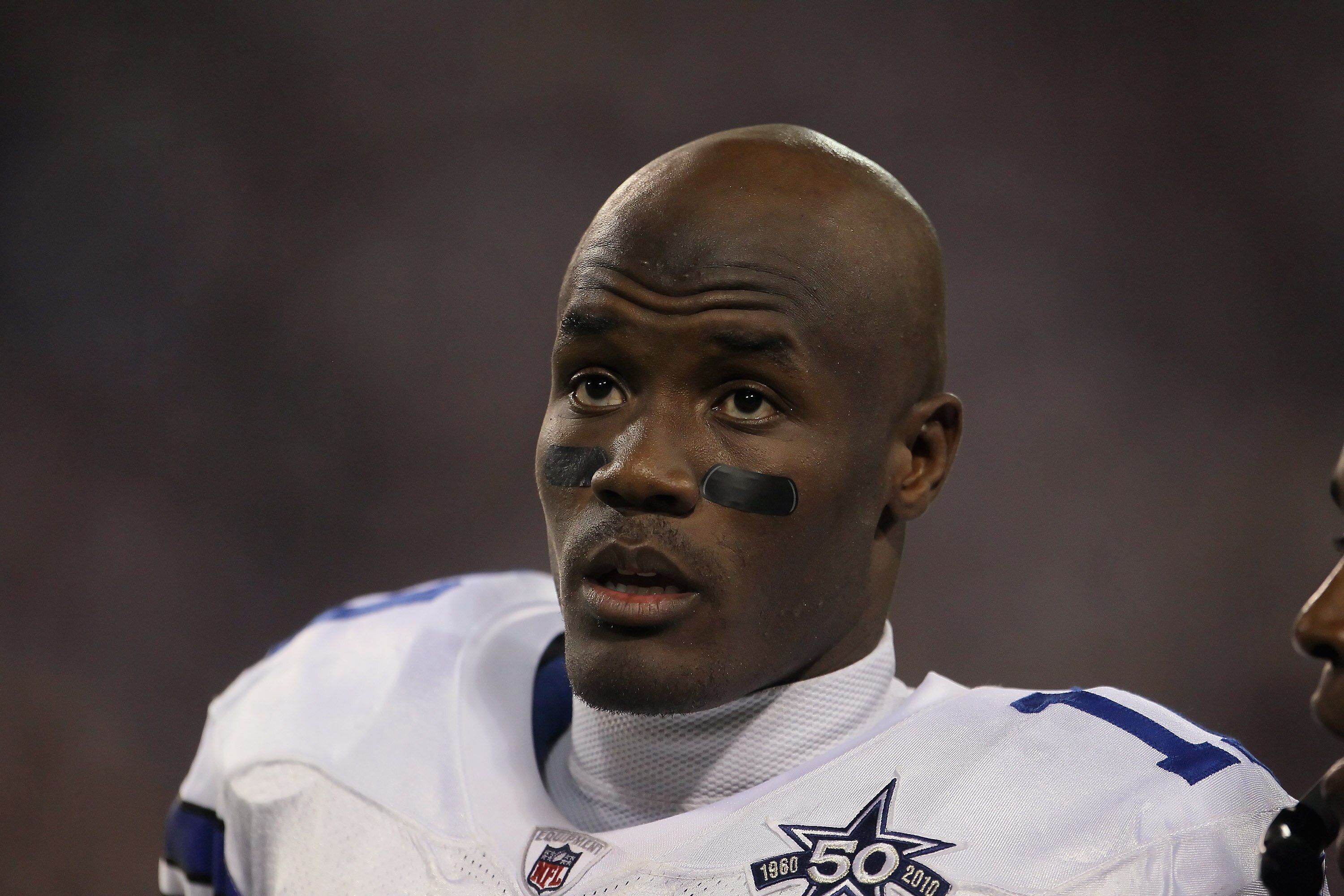 MINNEAPOLIS - OCTOBER 17: Roy Williams #11 of the Dallas Cowboys stands on the field during the game against the Minnesota Vikings at Mall of America Field on October 17, 2010 in Minneapolis, Minnesota. (Photo by Jeff Gross/Getty Images) MINNEAPOLIS - OCTOBER 17: Roy Williams #11 of the Dallas Cowboys stands on the field during the game against the Minnesota Vikings at Mall of America Field on October 17, 2010 in Minneapolis, Minnesota. (Photo by Jeff Gross/Getty Images)
