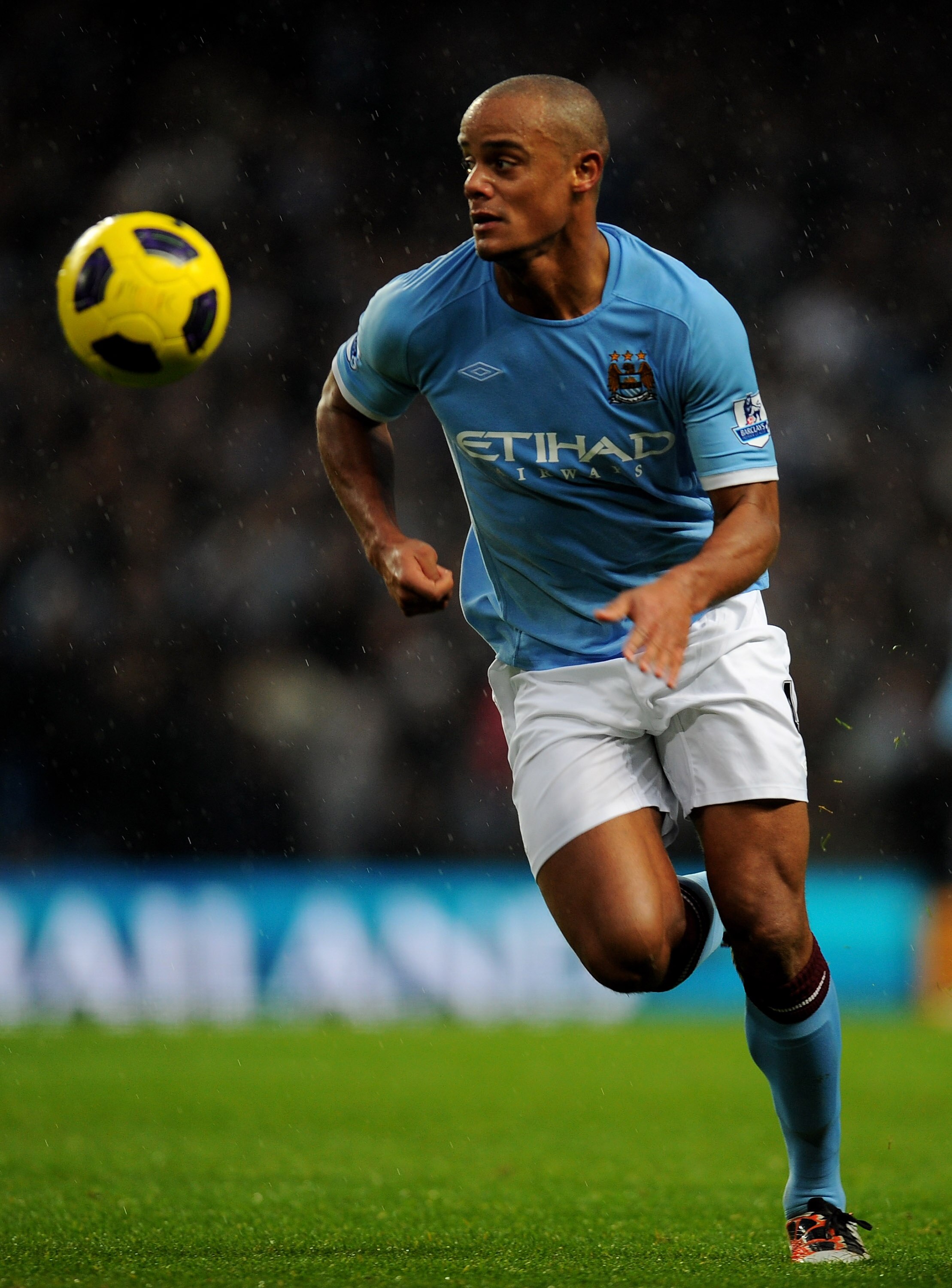 MANCHESTER, ENGLAND - DECEMBER 04: Vincent Kompany of Manchester City in action during the Barclays Premier League match between Manchester City and Bolton Wanderers at the City of Manchester Stadium on December 4, 2010 in Manchester, England. (Photo b MANCHESTER, ENGLAND - DECEMBER 04: Vincent Kompany of Manchester City in action during the Barclays Premier League match between Manchester City and Bolton Wanderers at the City of Manchester Stadium on December 4, 2010 in Manchester, England. (Photo b