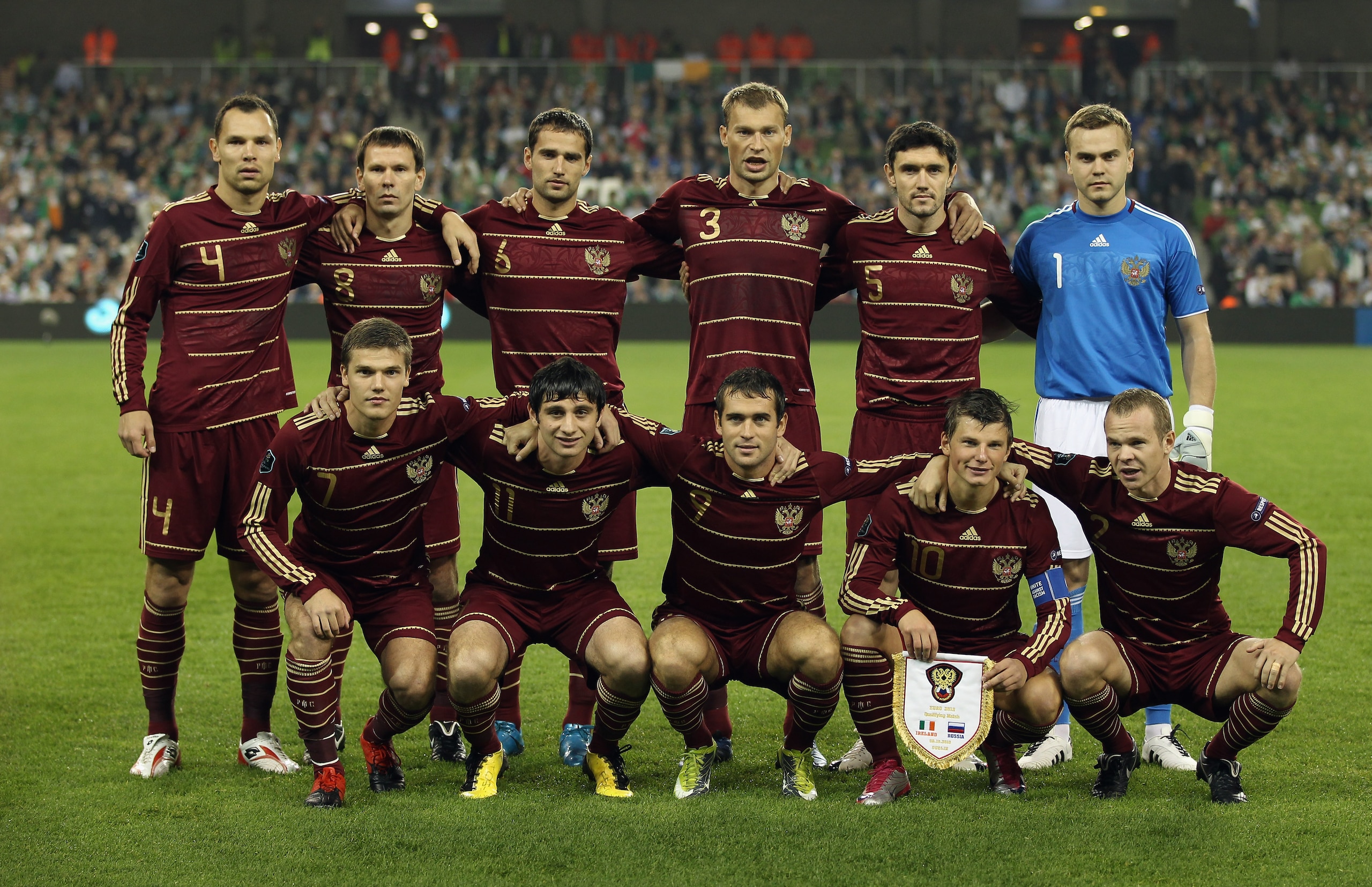 DUBLIN, IRELAND - OCTOBER 08: Russia pose for a team photo prior to the EURO 2012 Qualifier Group B match between the Republic of Ireland and Russia at Lansdowne Road on October 8, 2010 in Dublin, Ireland. (Photo by Bryn Lennon/Getty Images) DUBLIN, IRELAND - OCTOBER 08: Russia pose for a team photo prior to the EURO 2012 Qualifier Group B match between the Republic of Ireland and Russia at Lansdowne Road on October 8, 2010 in Dublin, Ireland. (Photo by Bryn Lennon/Getty Images)