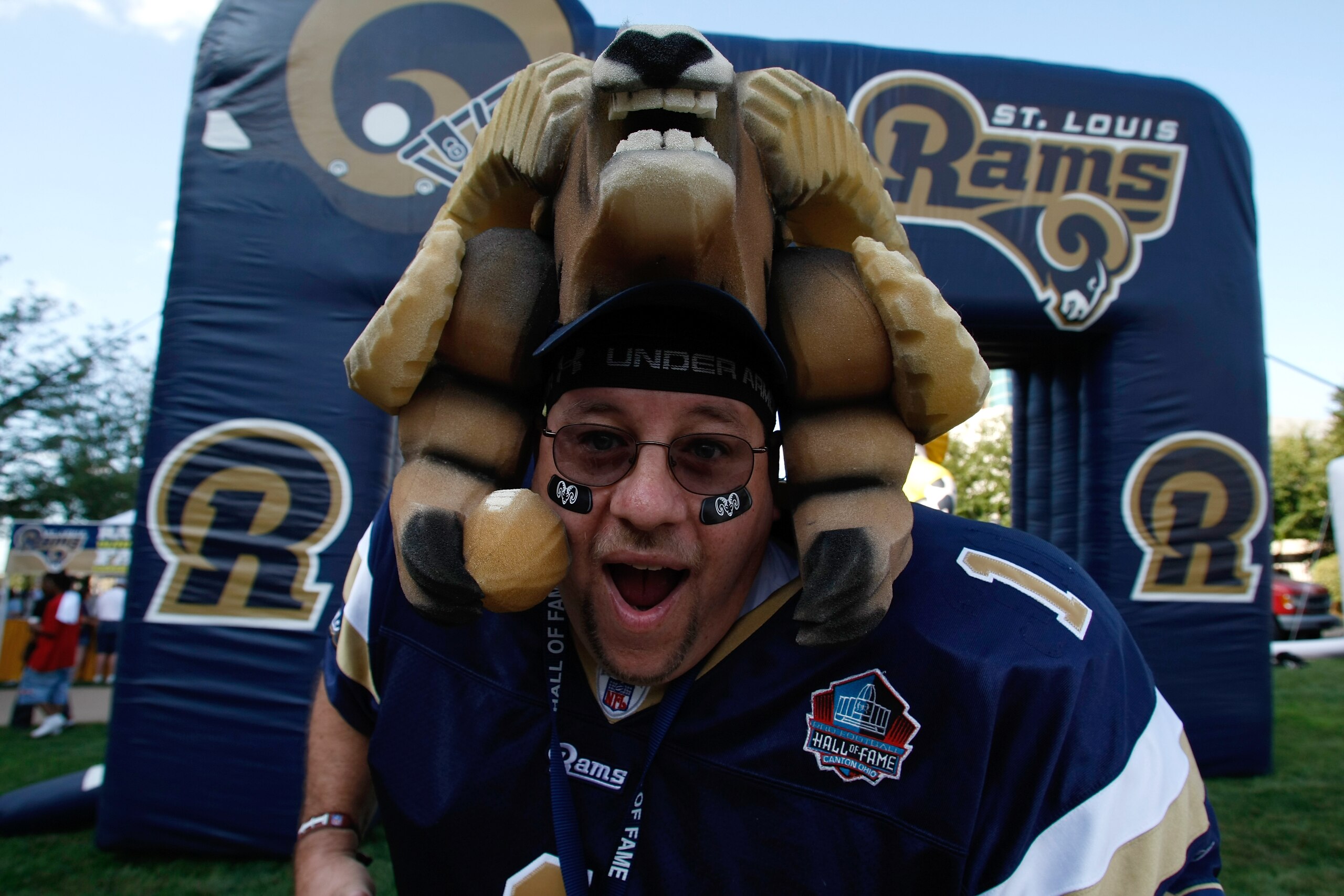 ST. LOUIS, MO - AUGUST 16: A fan shows his support for the Rams as he enters the stadium prior to the game between the St. Louis Rams and the San Diego Chargers at the Edward Jones Dome on August 16, 2008 in St. Louis Missouri. (Photo by Scott Boehm/Getty ST. LOUIS, MO - AUGUST 16: A fan shows his support for the Rams as he enters the stadium prior to the game between the St. Louis Rams and the San Diego Chargers at the Edward Jones Dome on August 16, 2008 in St. Louis Missouri. (Photo by Scott Boehm/Getty